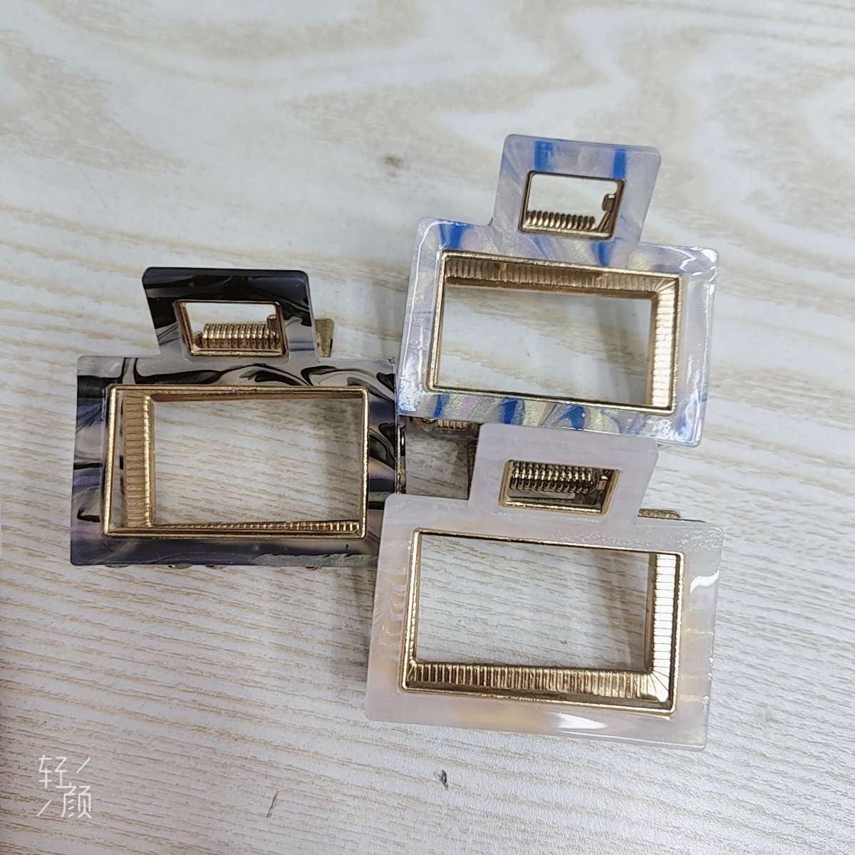 Clips de pelo accesorios de pelo de metal de moda simple para mujeres adornos de cabeza para uso diario acrílico clips de pelo de acetato de aleación adorable clip de captura accesorios de pelo clips de acrílico detail image 12