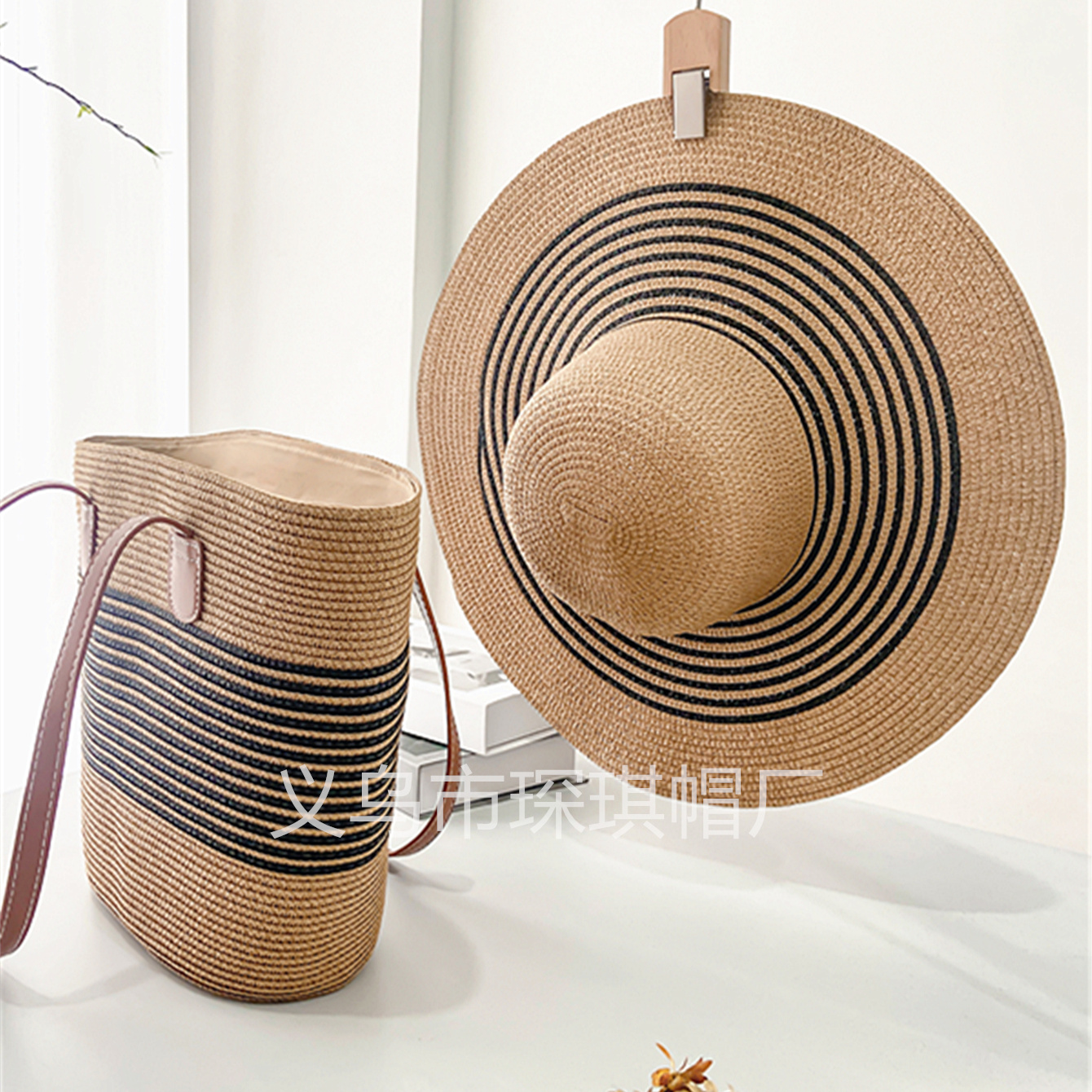 Cross-border new bestseller women's spring and summer straw woven bag, beach bag, beach hat combination set, two-piece set, striped wide-brimmed straw hat, single-shoulder tote bag, urban style, casual vacation, foldable women's bag, straw woven artistic seaside photo shoot details Picture