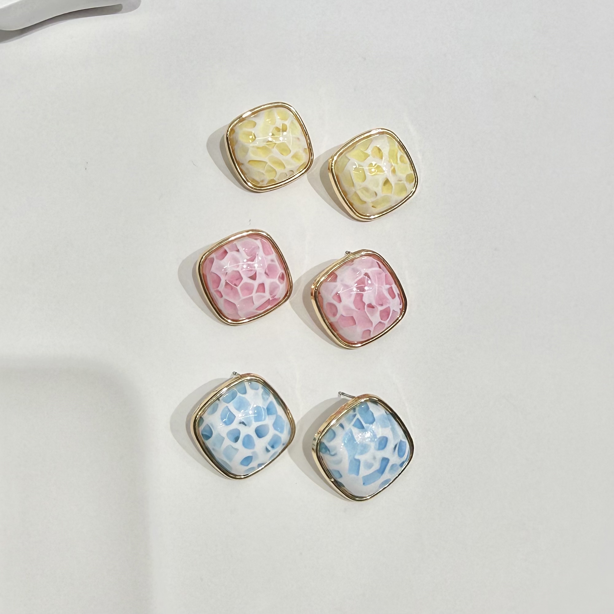 New sweet Korean style simple stainless steel ear studs, niche and versatile, colorful square resin titanium steel earrings for women wholesale