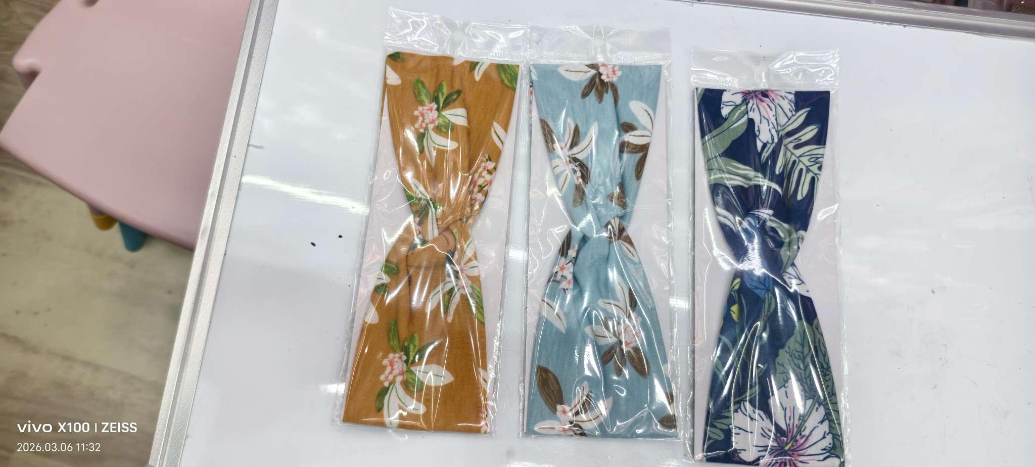 Cross-border new Bohemian print headband, seaside vacation colorful headscarf, wide-edge elastic sports anti-sweat headband details Picture