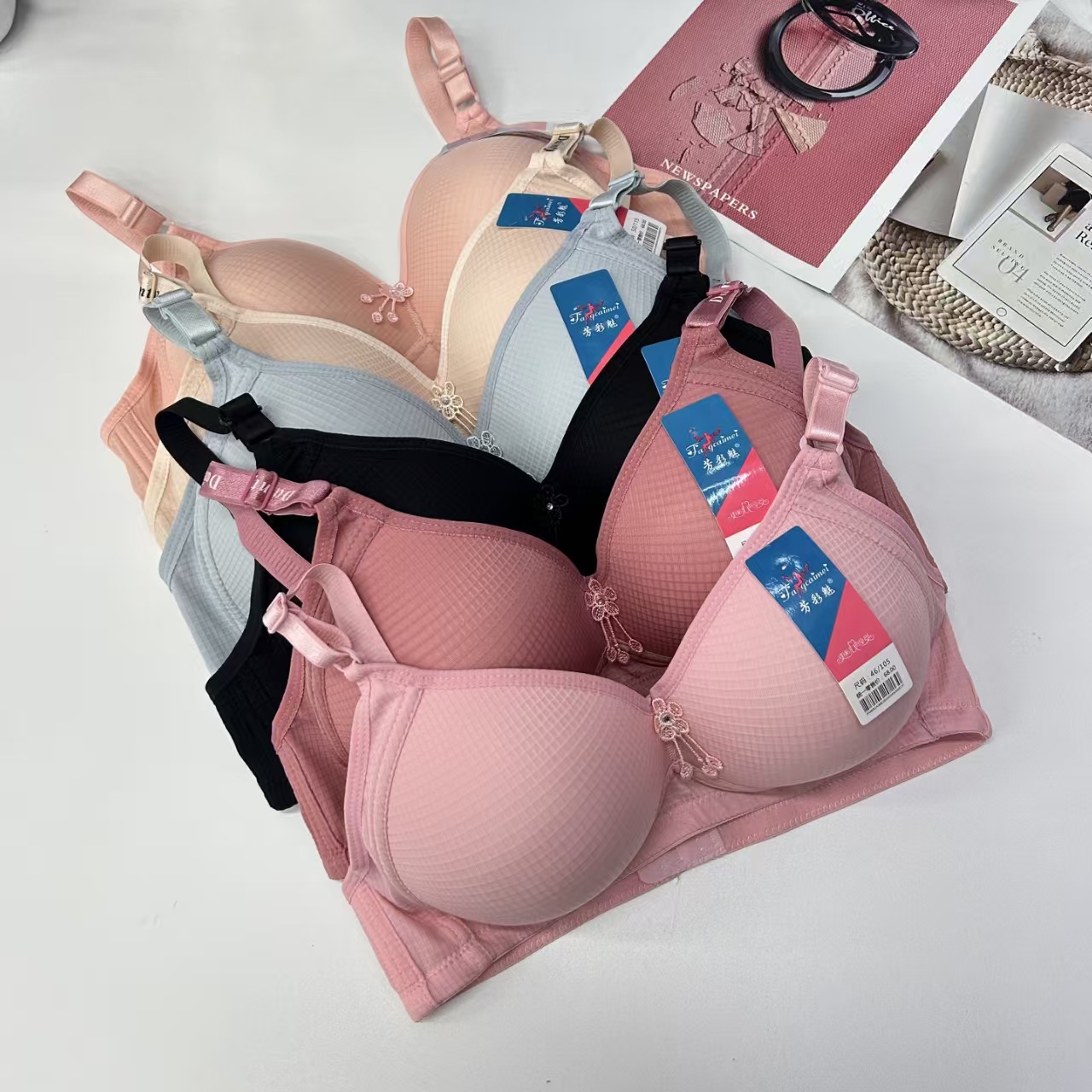 FCM-318D# Women's bras are exported to the Middle East and Africa. They are large-sized bras with a strong voice and no underwire. Women's QNI Item Picture