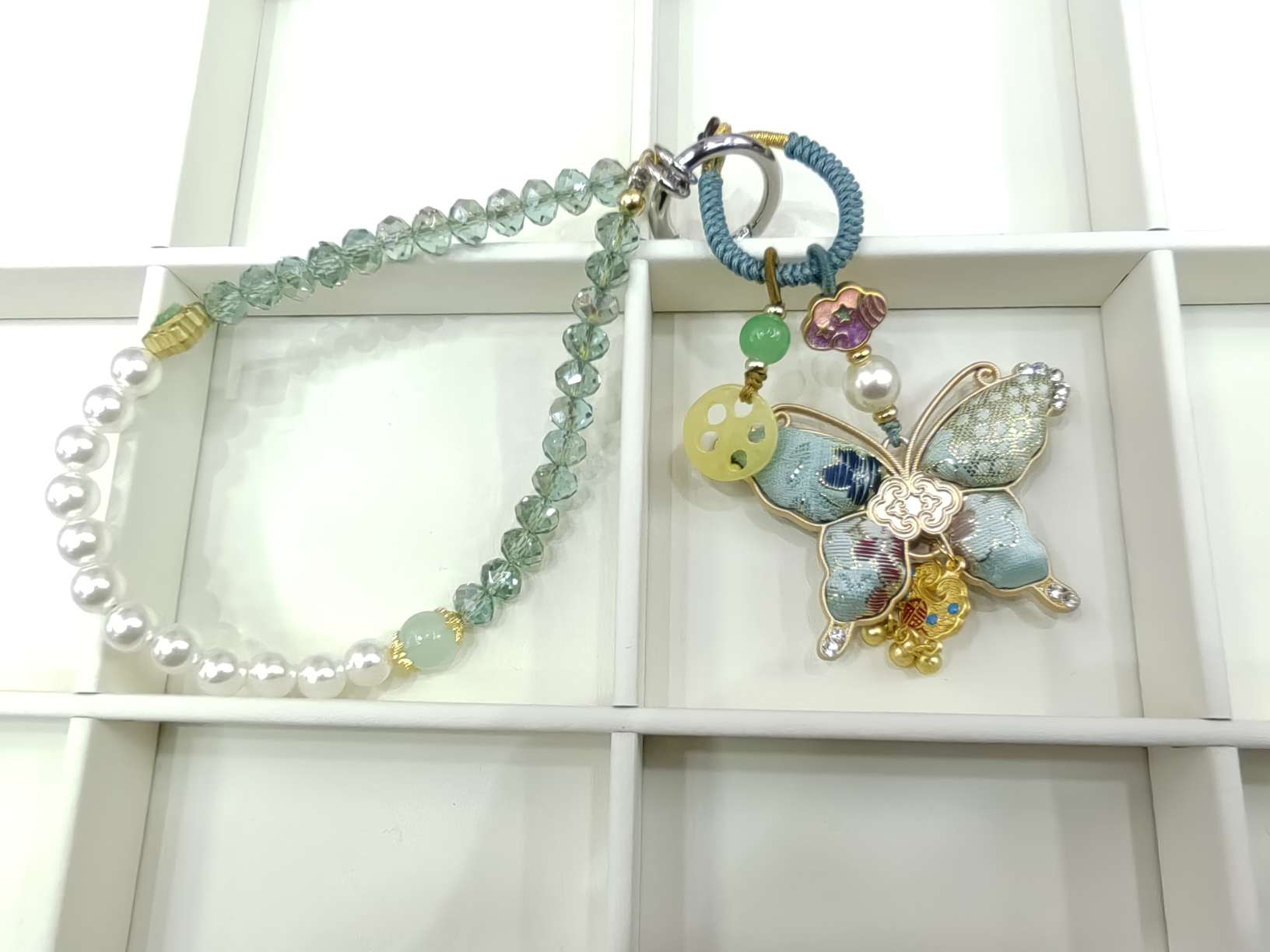 Crystal Cute Grain mobile phone chain accessory hanging decoration, fashionable and simple style mobile phone chain Item Picture