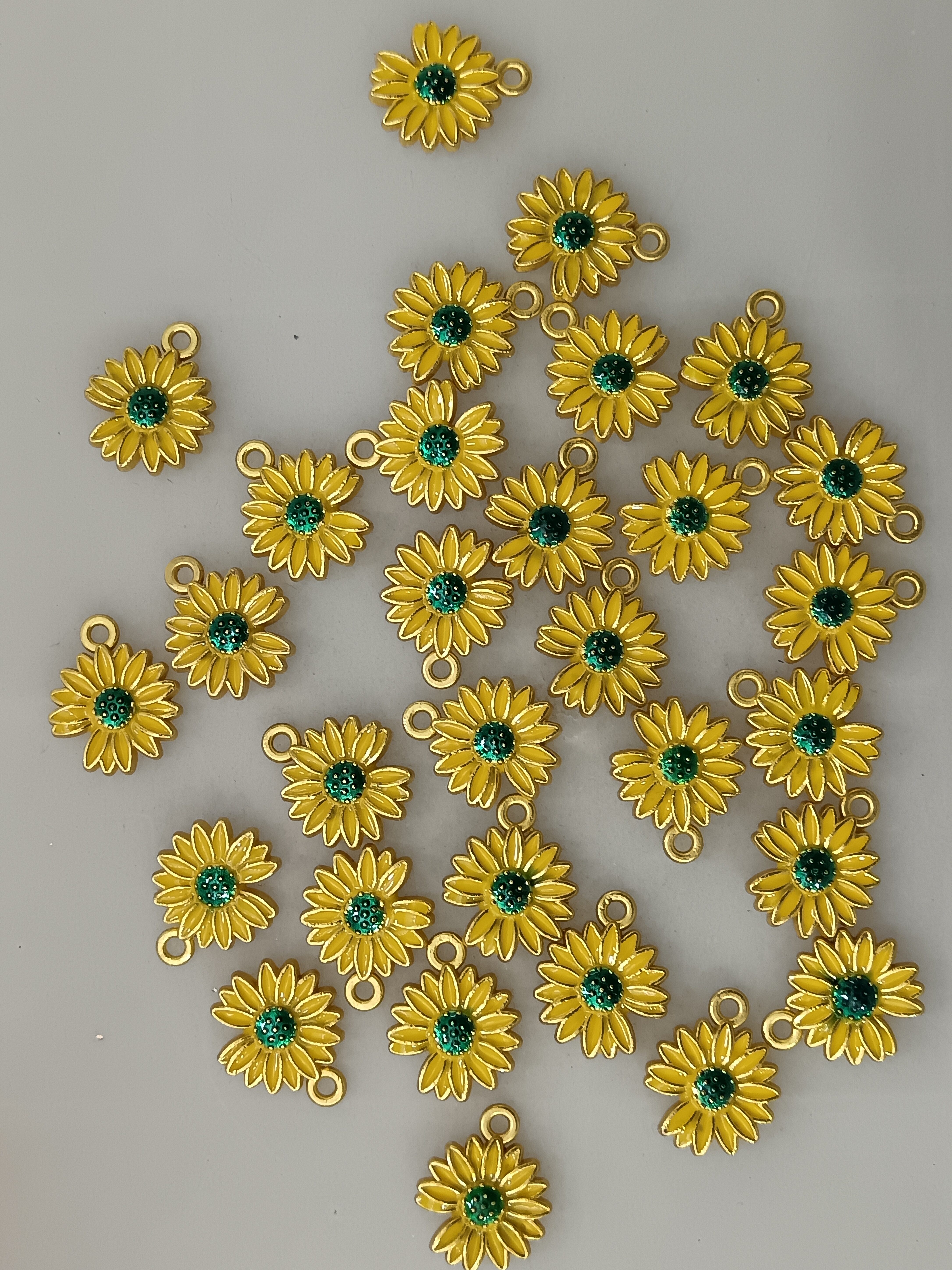 diy alloy jewelry accessories for daisies, chrysanthemum flowers, oil-dripping headwear, earrings, keychains and pendants