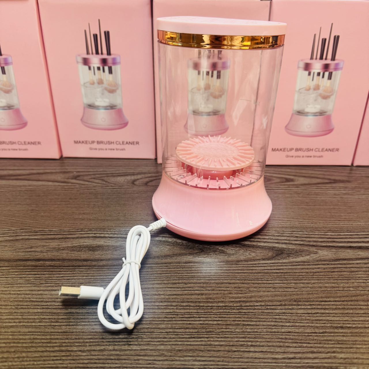 The pink makeup brush cleaner is a portable cleaning tool for the main body, a quick and dry stain removal wonder Specification image