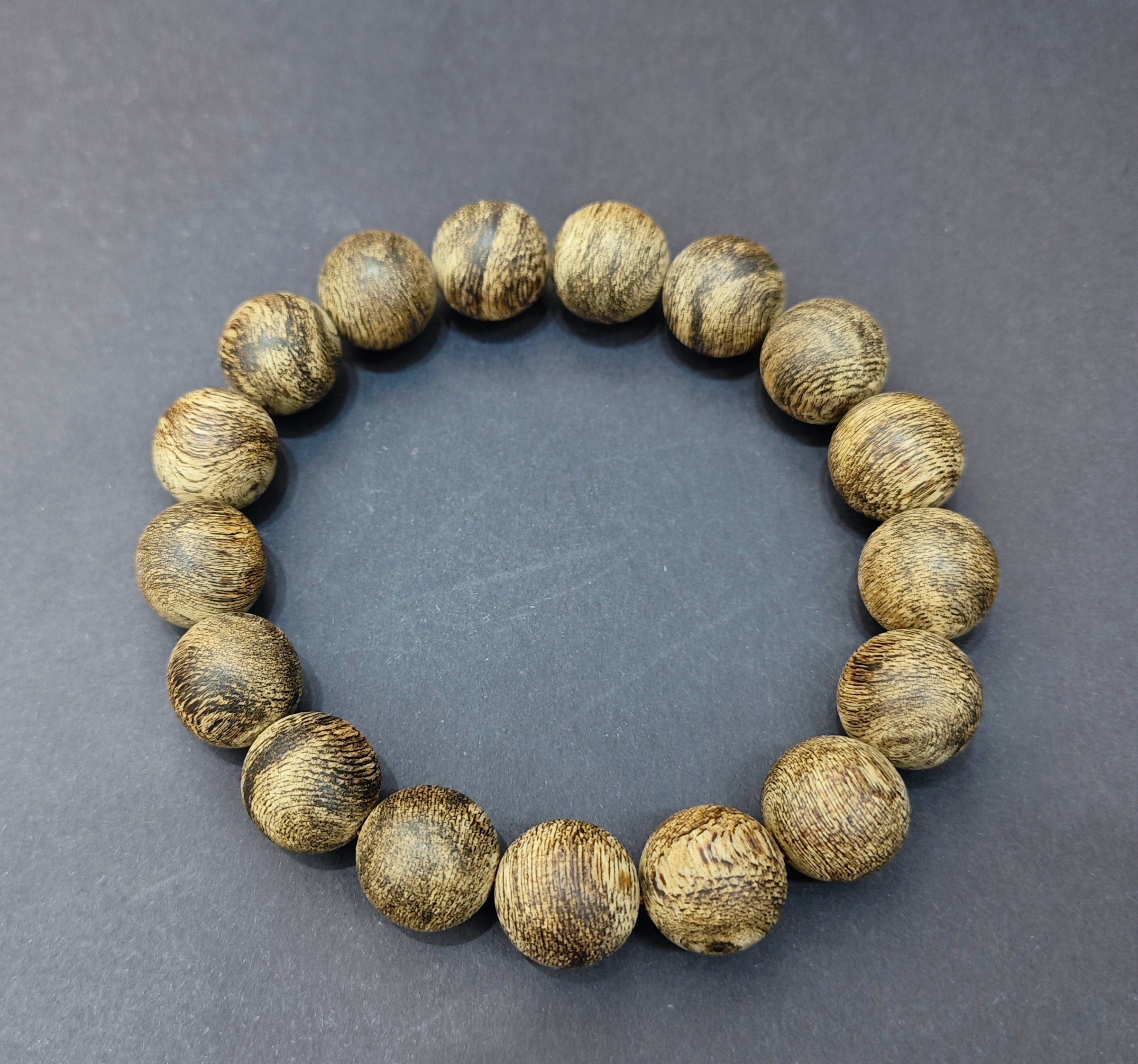 Brunei 99 Natural Agarwood bracelet Item Picture
