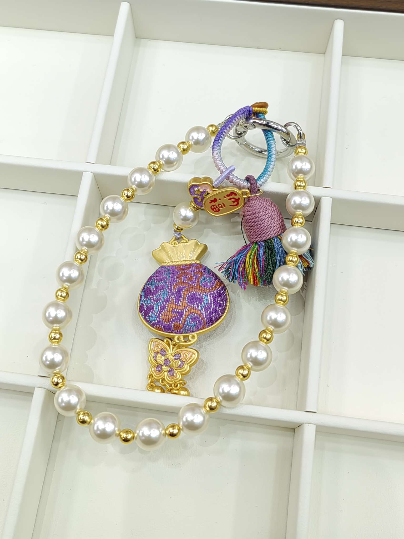 Crystal Cute Grain mobile phone chain accessory hanging decoration, fashionable and simple style mobile phone chain details Picture