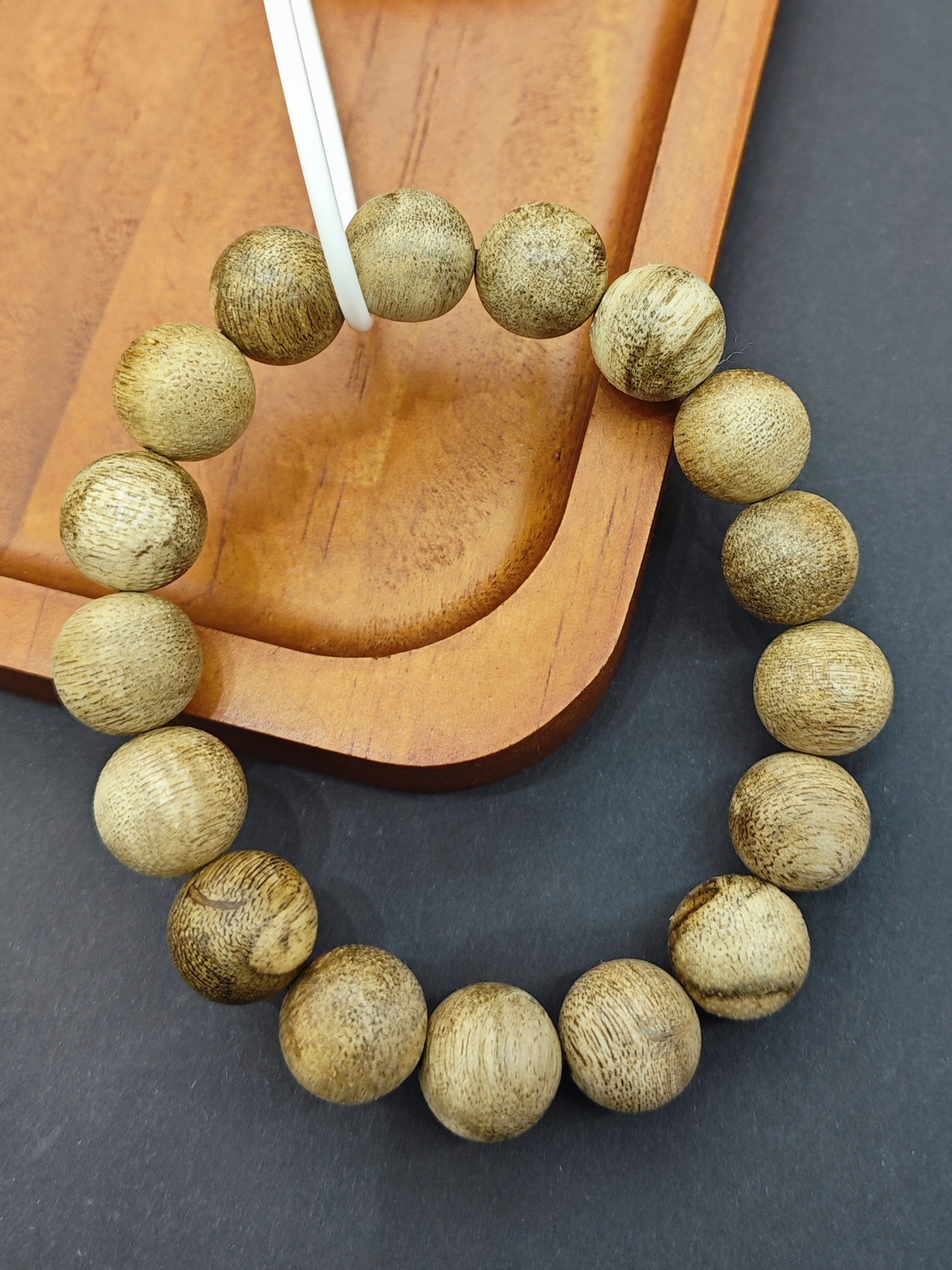 Hainan Yingge Ling agarwood bracelet, natural agarwood Specification image