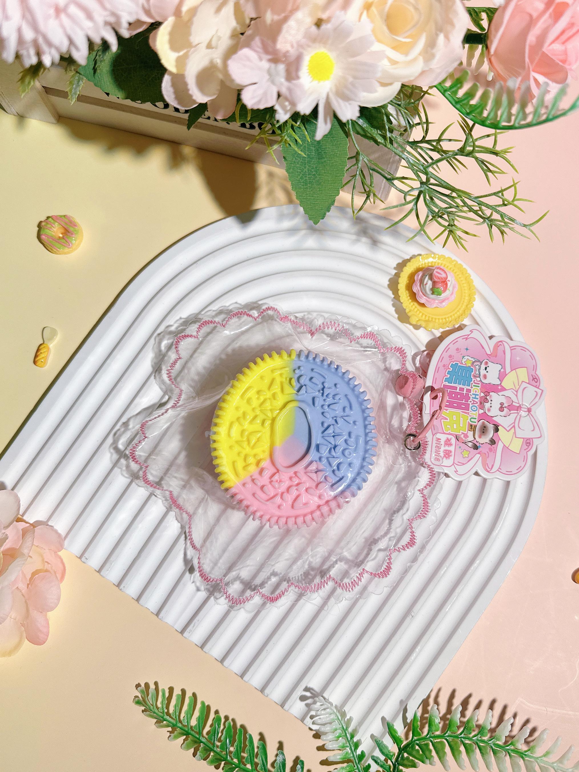 Food-grade silicone Squeeze Fun Stress-relieving toy Food-grade silicone Squeeze Fun Stress-relieving Button Squeeze Fun Stress-relieving toy q2 Item Picture