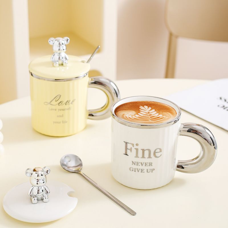 Creative Nordic couple cups, a pair of cups, water cups, ceramic mugs, couple designs, wedding gifts for newlyweds Application Scenario