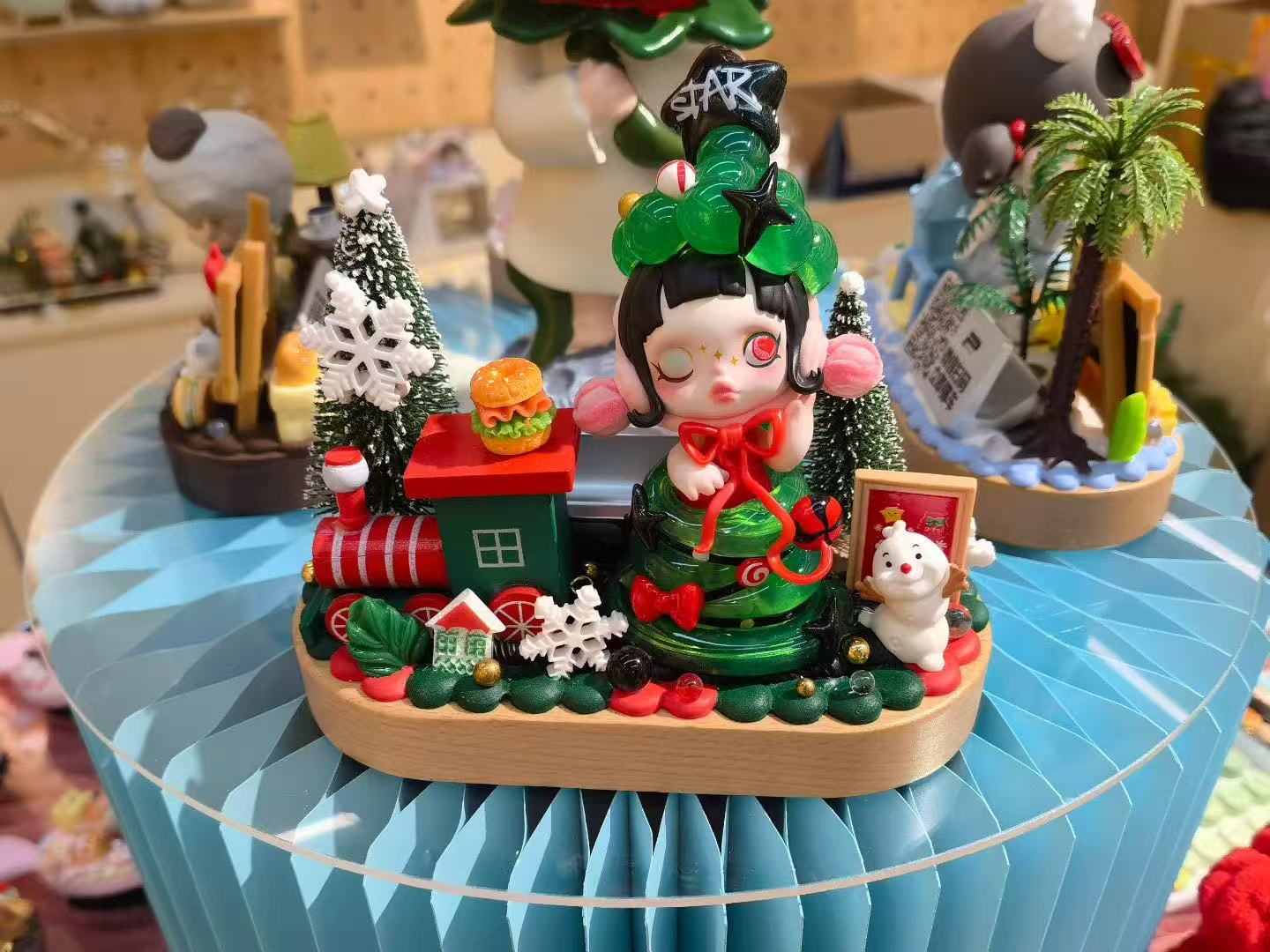 圣诞主题摆件小女孩造型