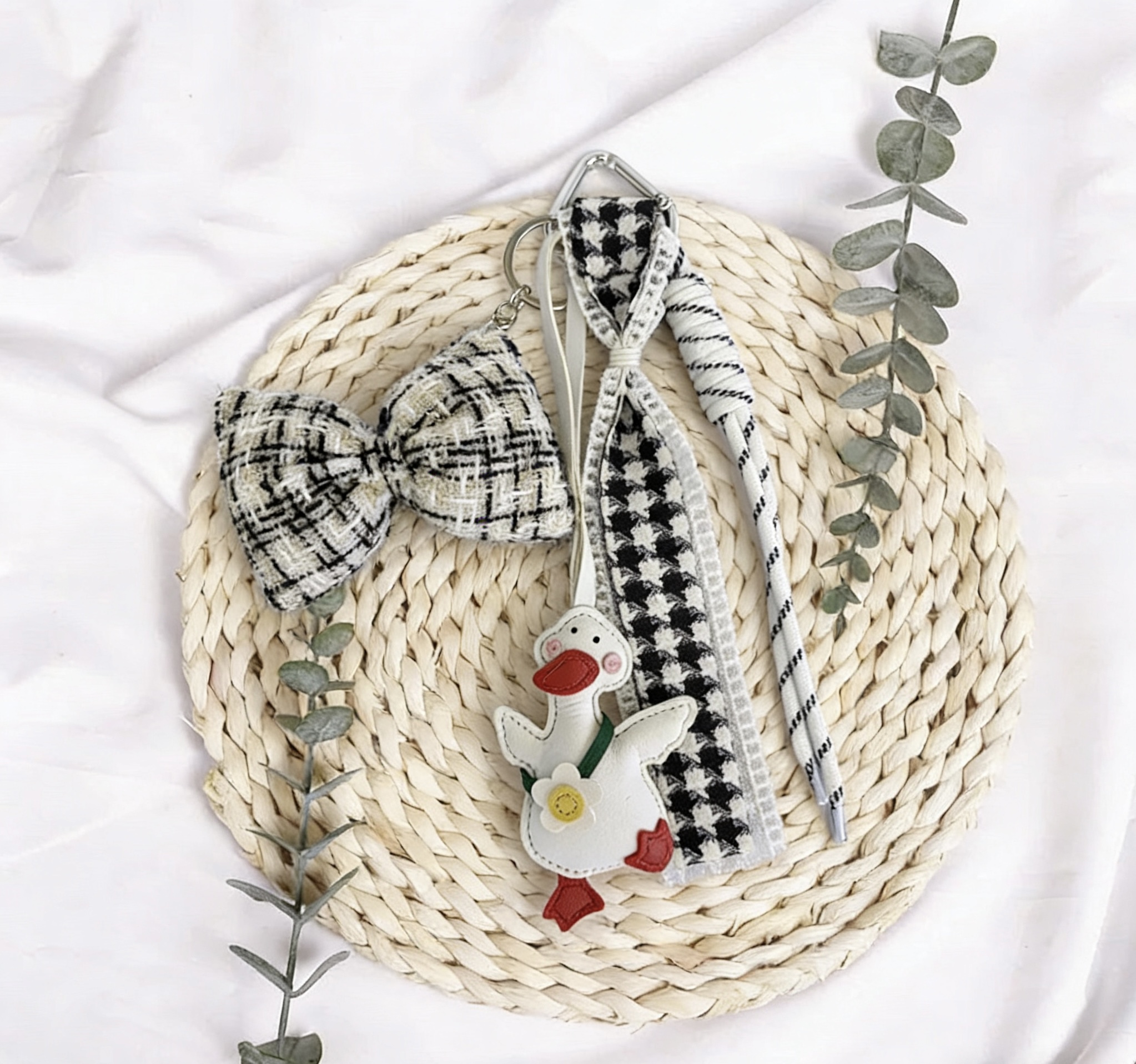  高颜值小鸭包挂 百搭通勤精致钥匙扣挂饰小众不撞款小鸭包挂 甜美风包包小配饰