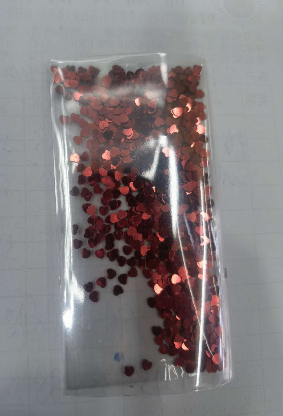 3mm large red heart, green four-leaf clover, golden luster small round, white seven-color hexagonal piece combination sequins, suitable for children's handicrafts, stationery, ceramics and other various sequin accessories details Picture