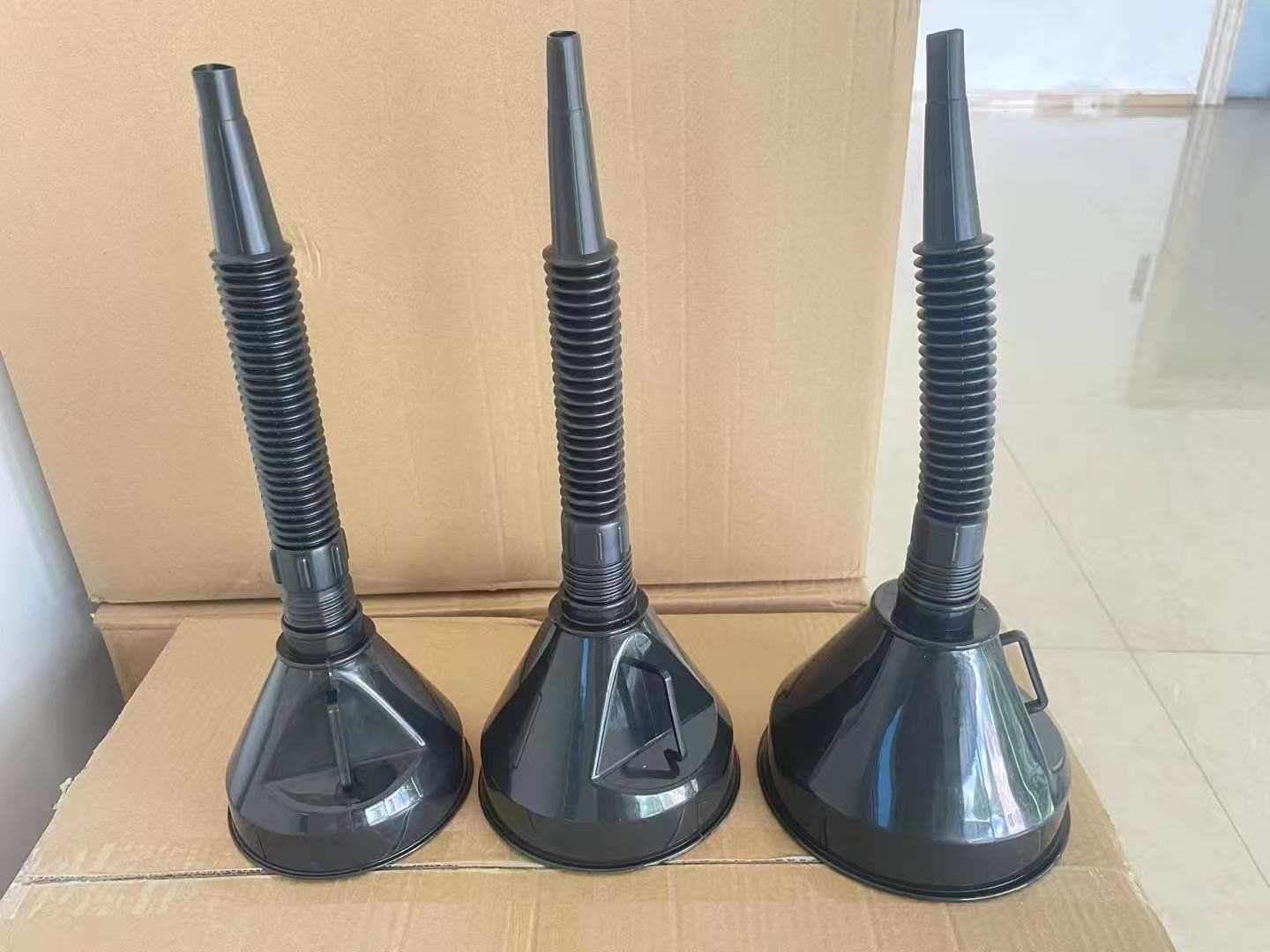 Thickened fuel funnel and fuel hopper for cars and motorcycles, emergency tools for self-driving Tours, large multi-functional funnel Item Picture