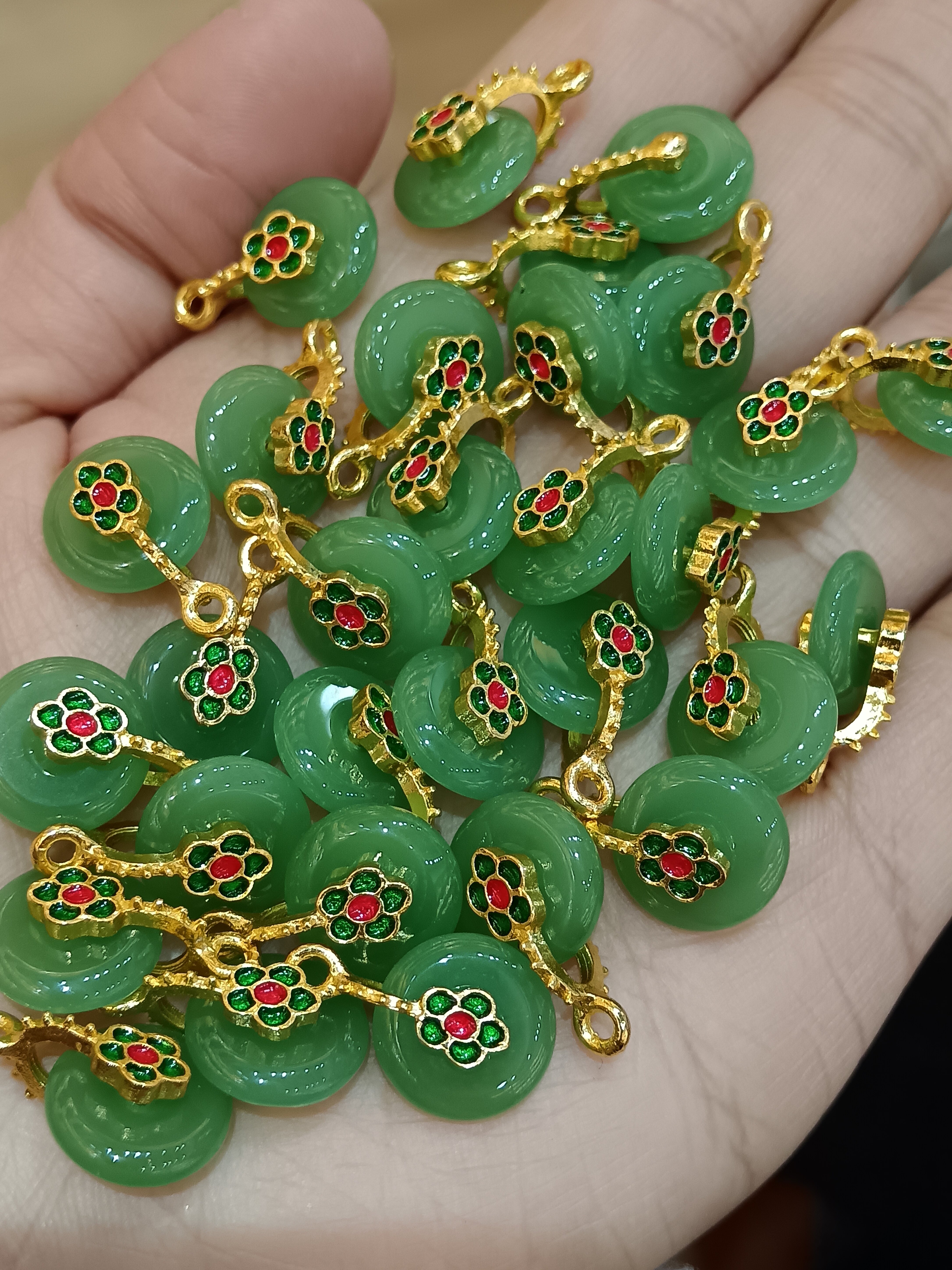 Necklace, golden pendant, transparent crystal ball, jade Guanyin jade pendant, eight-treasure compass Specification image