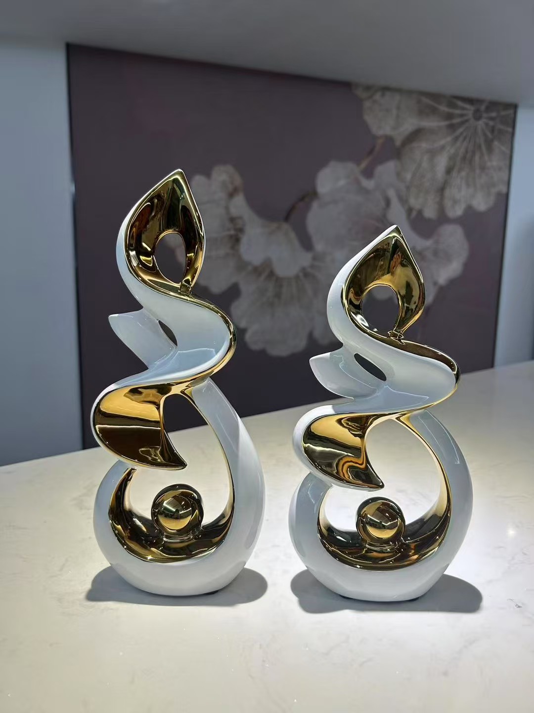Modern and simple wine cabinets, TV cabinets, entrance hall ornaments, light luxury and high-end living room home decorations, housewarming gifts, ceramic and glass vases detail image 3
