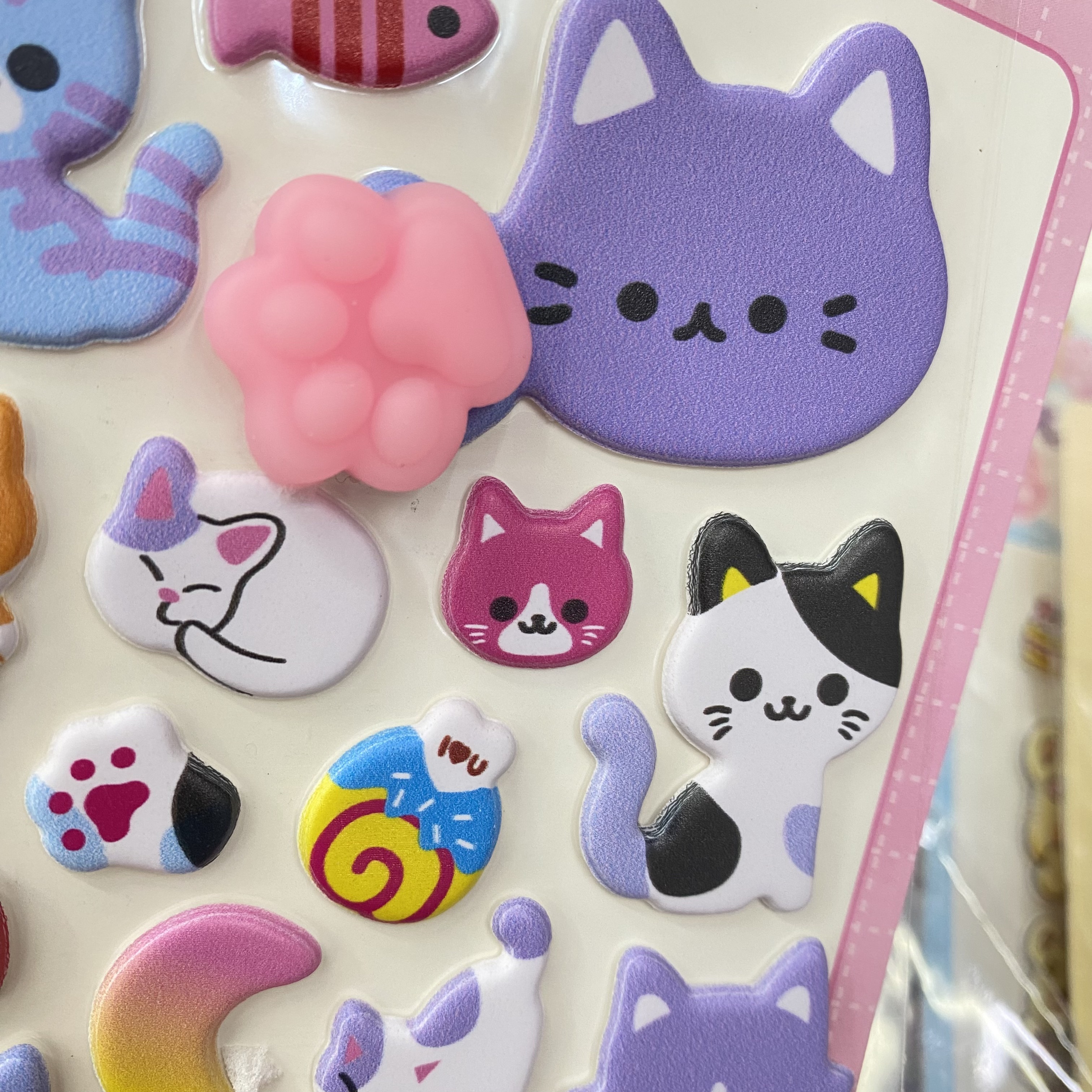Cat paw foam stickers, PP soft and cute children's cartoon rabbit cat animal PP sponge stickers Application Scenario