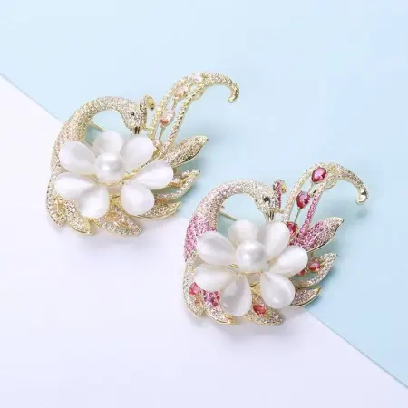 Fashionable and elegant cat's eye phoenix brooch, creative Chinese style peacock brooch, grand clothing accessories, shawl brooch Fashionable and elegant cat's eye phoenix brooch, creative Chinese style peacock brooch, grand clothing accessories, shawl brooch