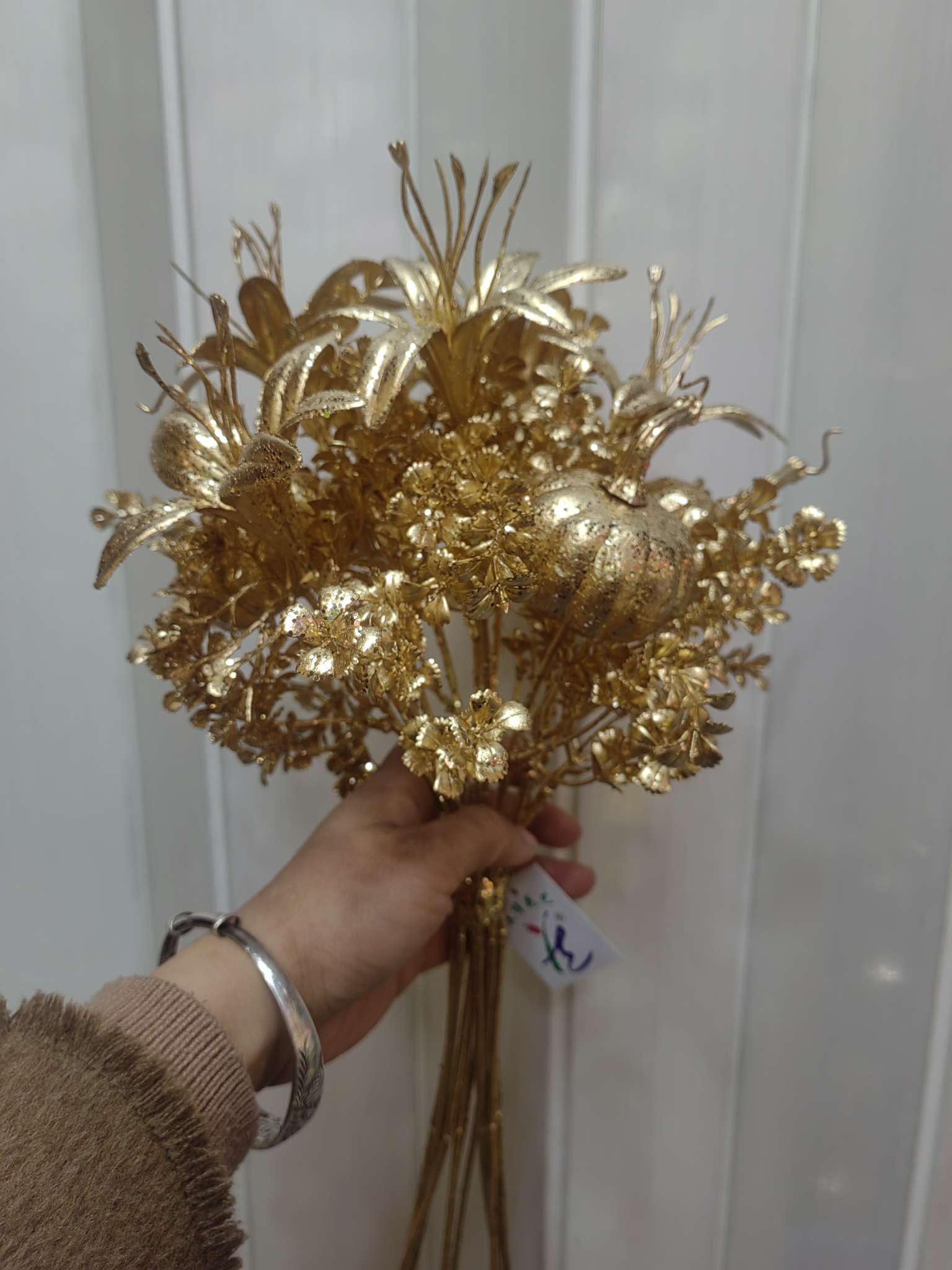 手捧花束南瓜小百合
