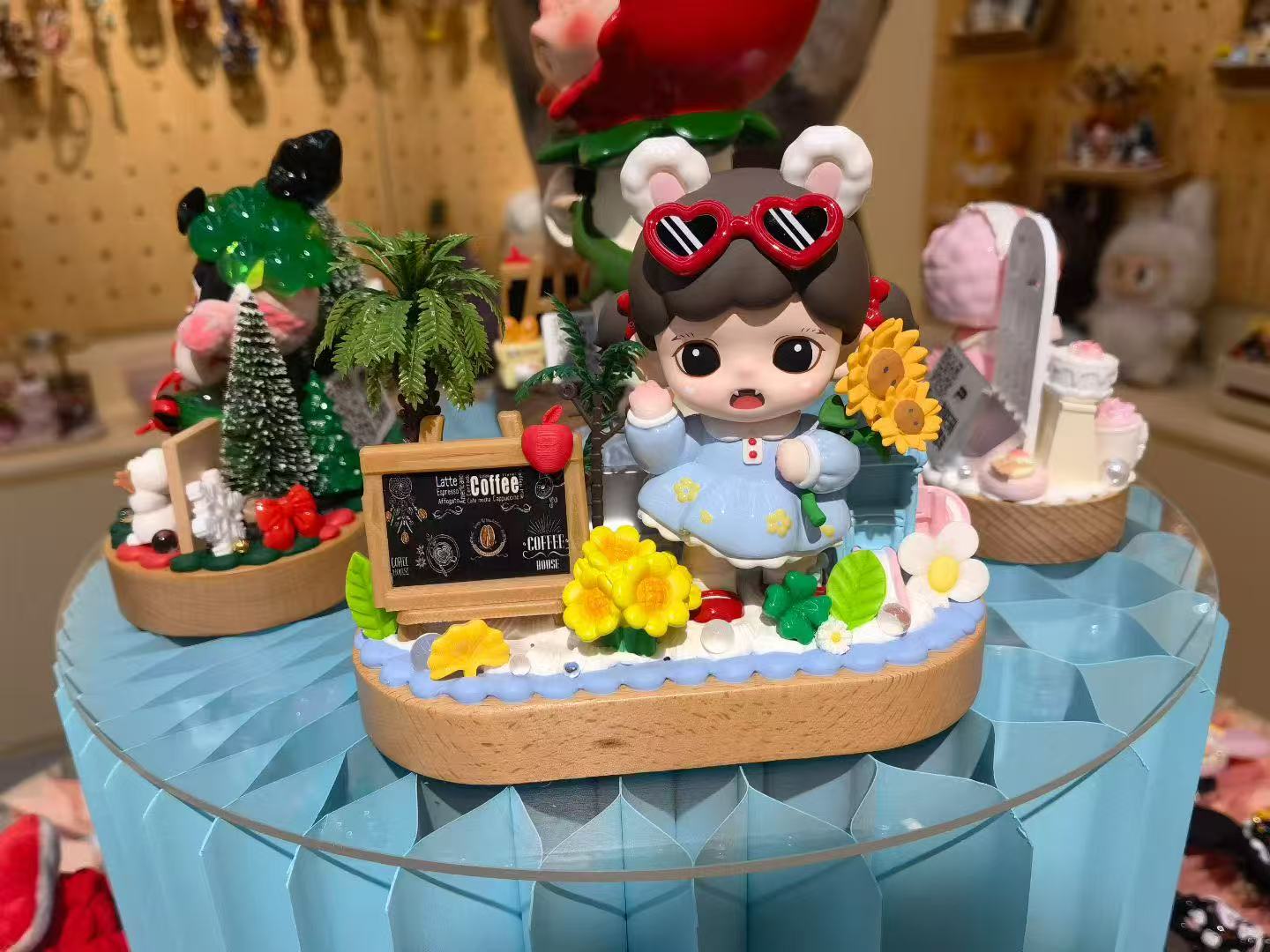 可爱卡通女孩摆件