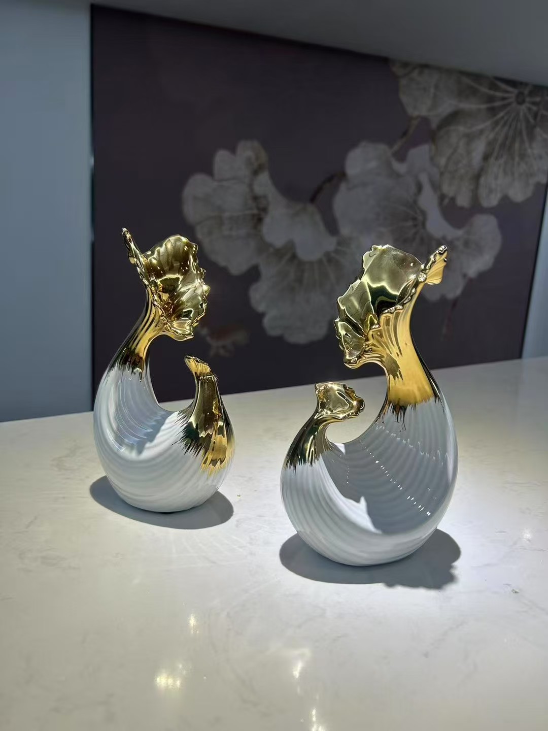 Modern and simple wine cabinets, TV cabinets, entrance hall ornaments, light luxury and high-end living room home decorations, housewarming gifts, ceramic and glass vases detail image 4