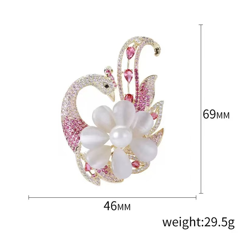 Fashionable and elegant cat's eye phoenix brooch, creative Chinese style peacock brooch, grand clothing accessories, shawl brooch Item Picture