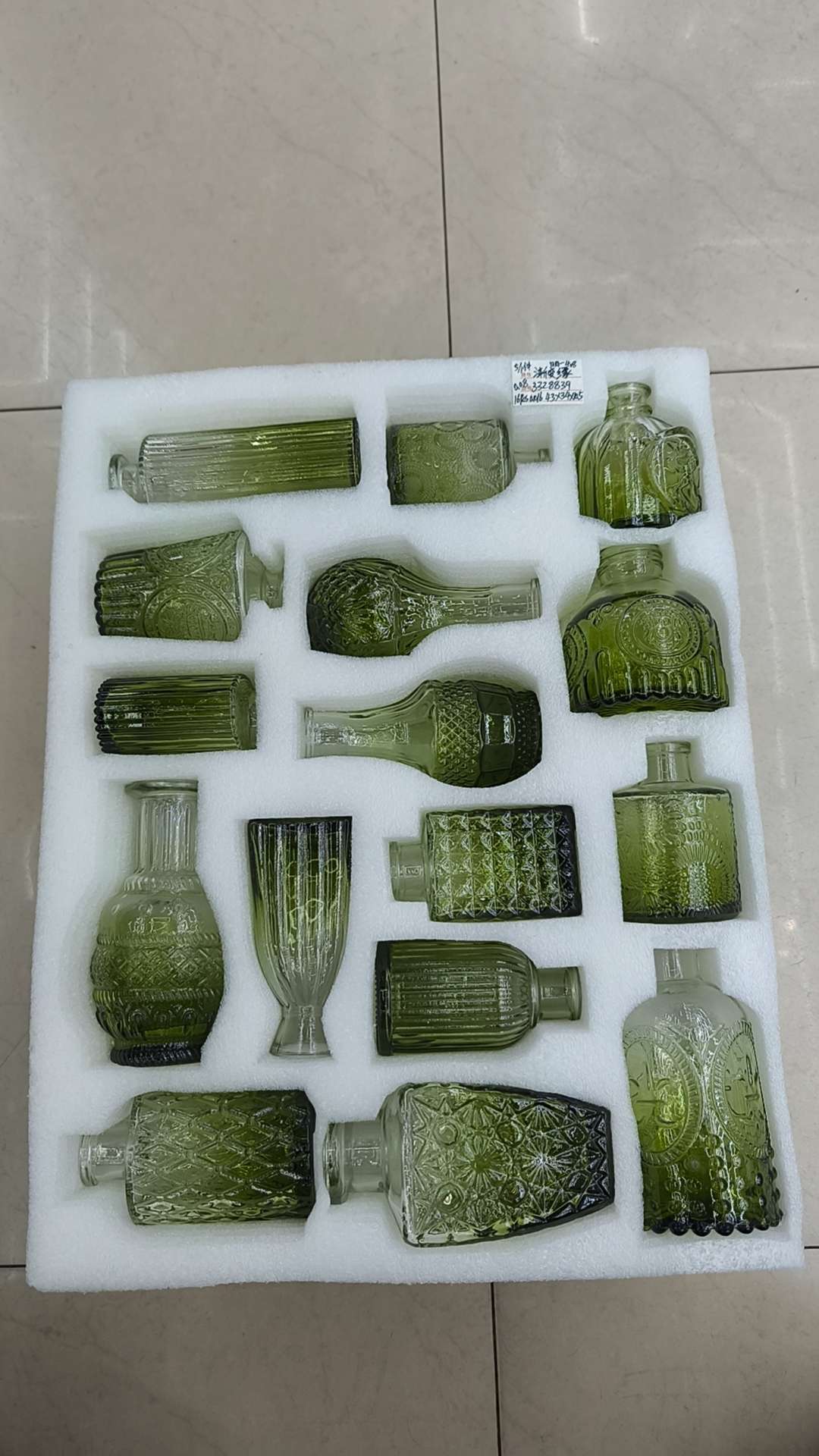 Glass bottles, vases, small bottles, daily necessities, glassware