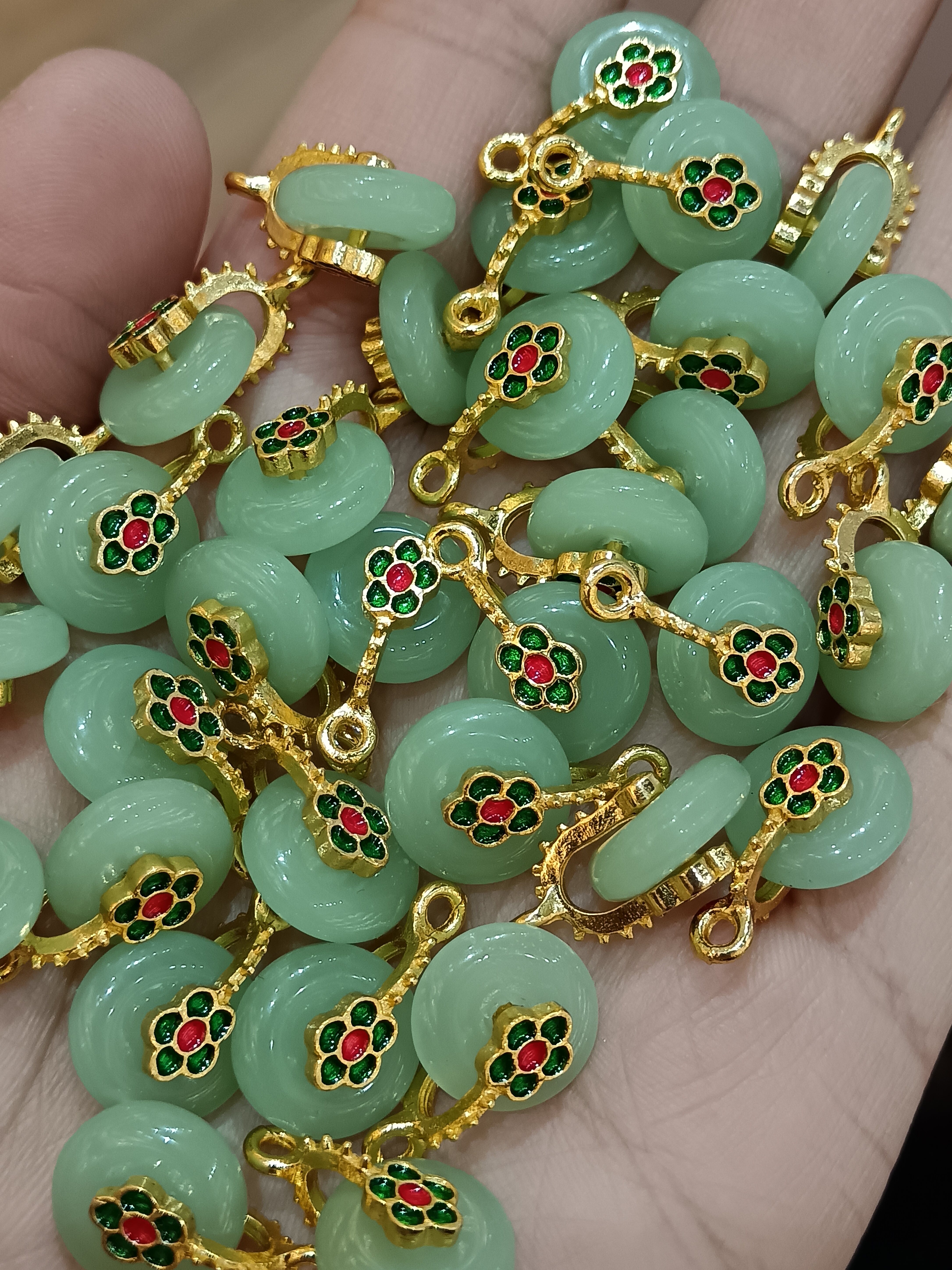 Necklace, golden pendant, transparent crystal ball, jade Guanyin jade pendant, eight-treasure compass details Picture
