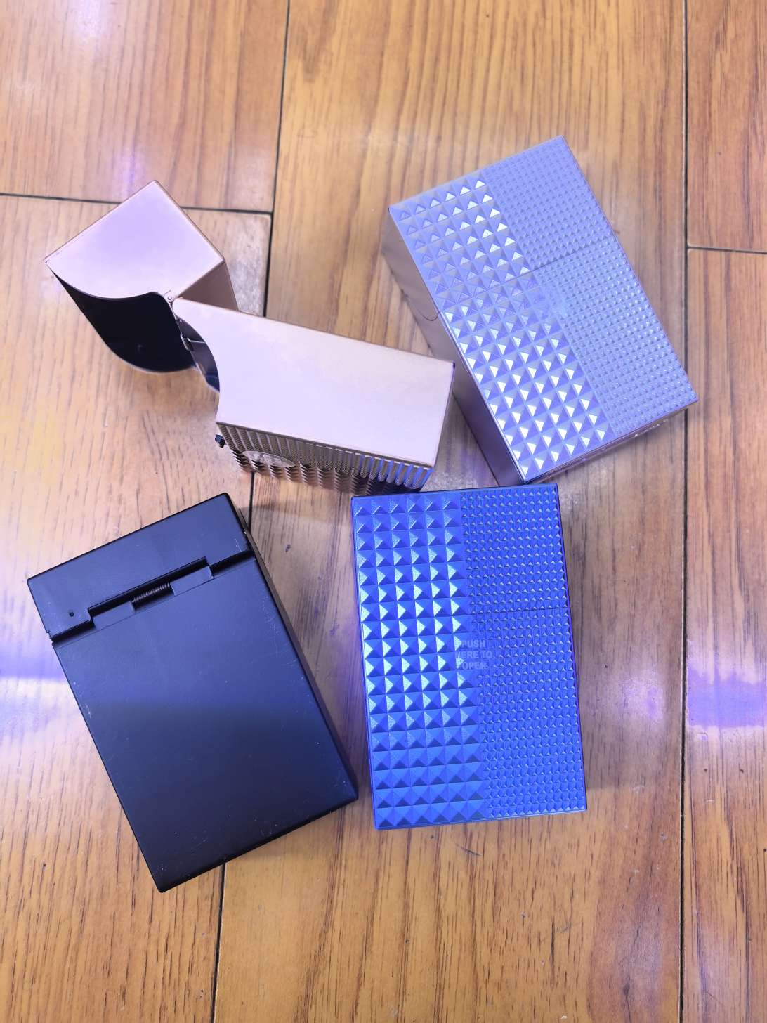 便携式打火机烟具套装 日用百货 男士实用礼品 烟具系列 烟盒产品图