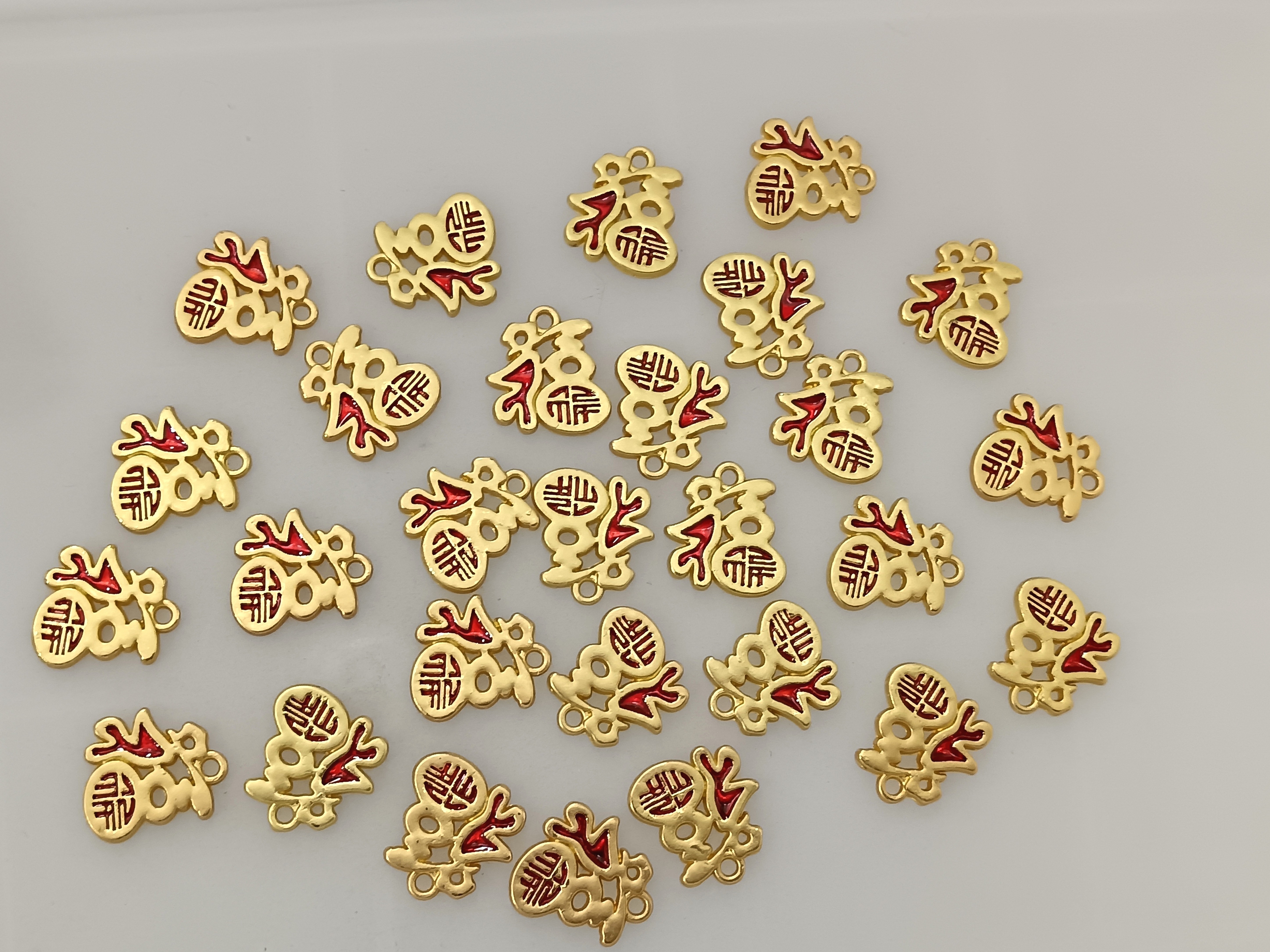 Chinese-style big red "Fu" character alloy accessory oil-dripping jewelry, DIY bracelet pendant accessory