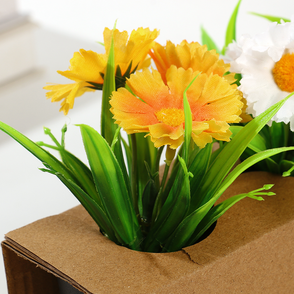 Plastic handicrafts, artificial plant ornaments, Christmas decorations, home decorations, country-style artificial flowers and plants Item Picture