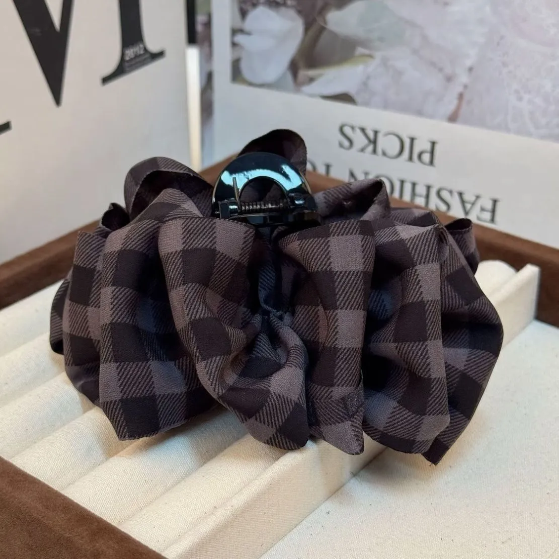 Korean-style checkered cloud bubble gripper, versatile and stylish. Korean-style shark gripper, the same checkered hair clip accessory as the Internet celebrity detail image 7
