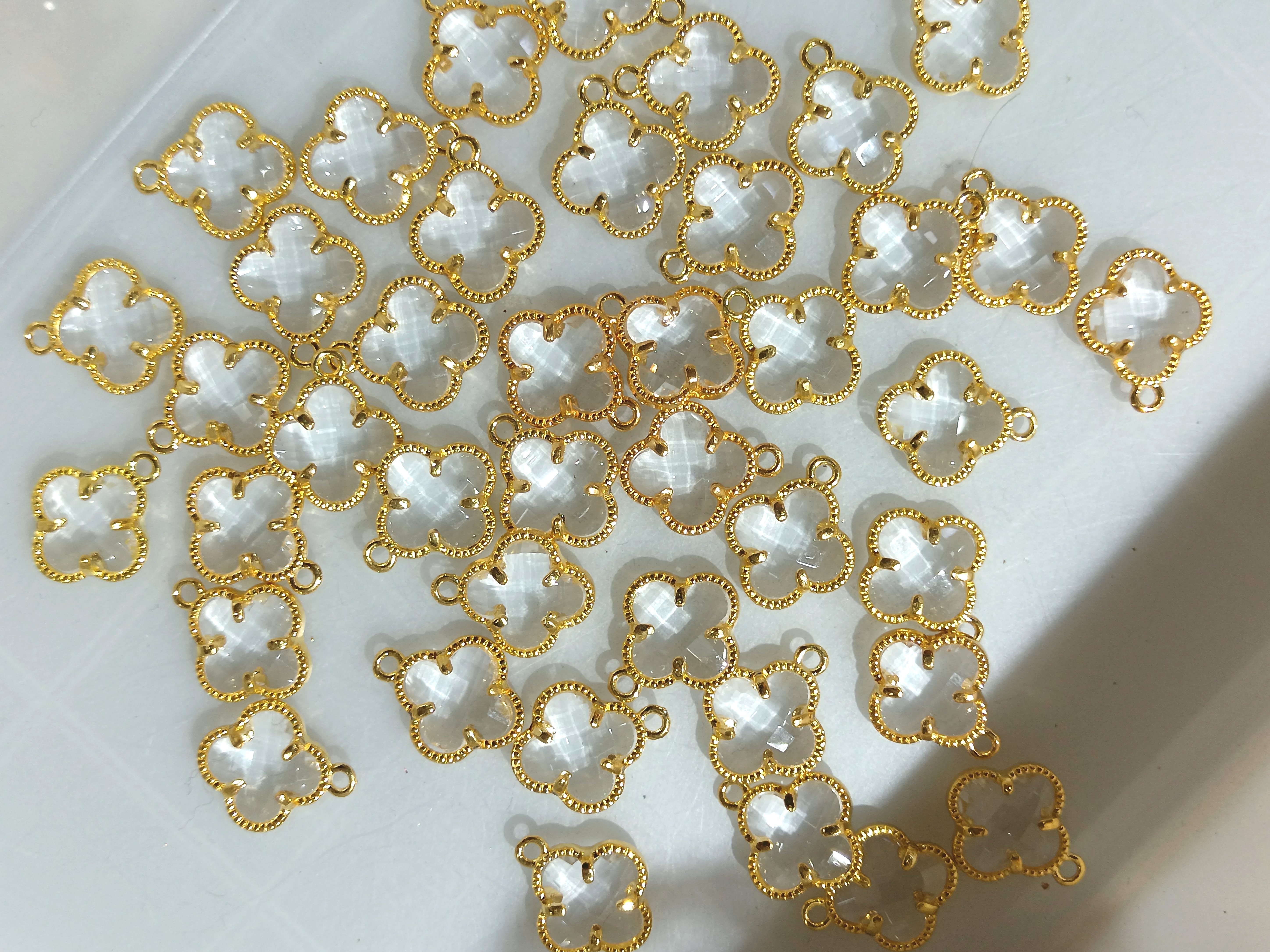 Colorful crystal glass color-preserving four-leaf clover double-hole jewelry pendant, diy bracelet necklace pendant accessories details Picture