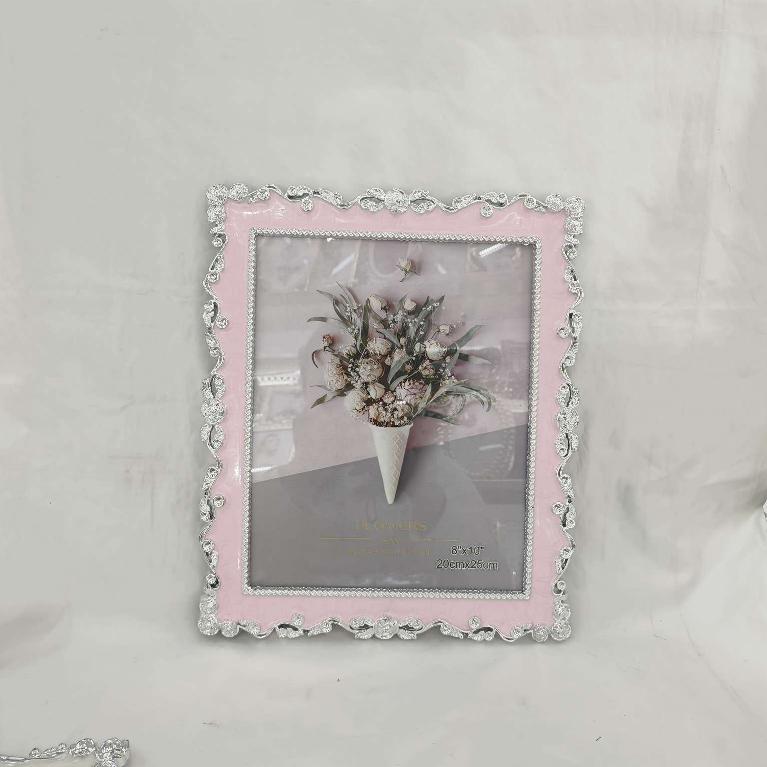 Plastic photo frames, plastic mirrors, light paintings, small ornaments, handicrafts, gifts, plastic handicrafts, looking for handcrafted work Specification image