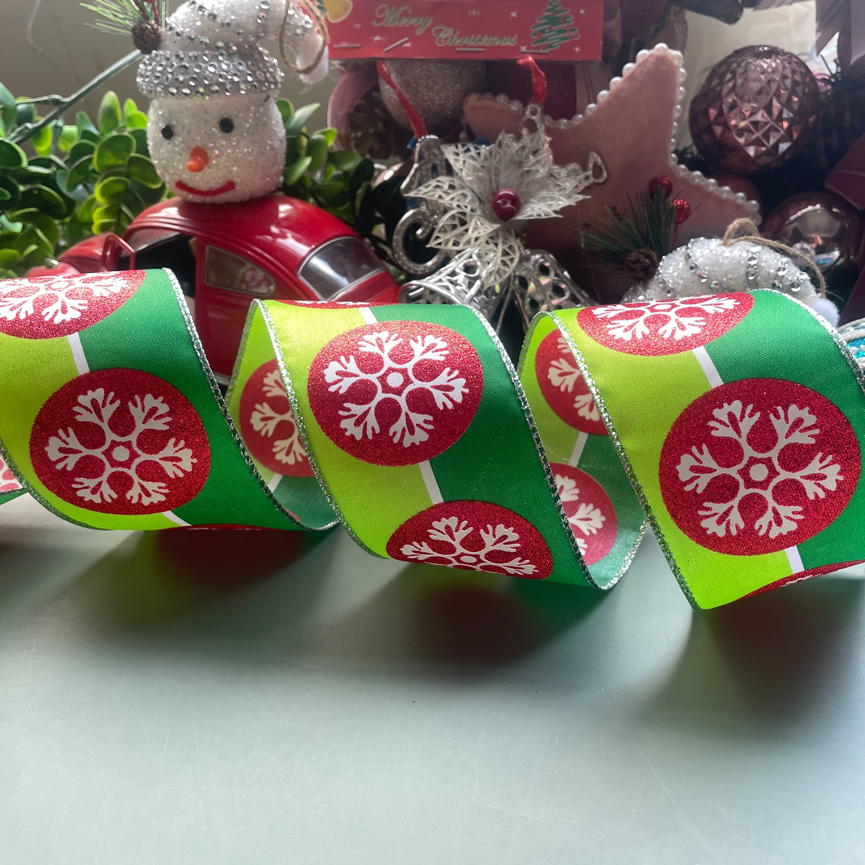 Item No. : 2383 Christmas Gift Packaging Decoration DIY Red Onion Round Ball Snowflake Green Fruit Christmas Wire Strip 6.3cm details Picture