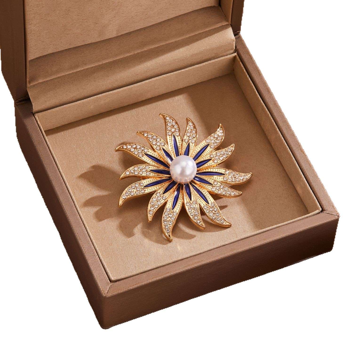 Cross-border best-selling brooches, high-end and light luxury design, niche pins, anti-glare and elegant corsages, clothing accessories Item Picture