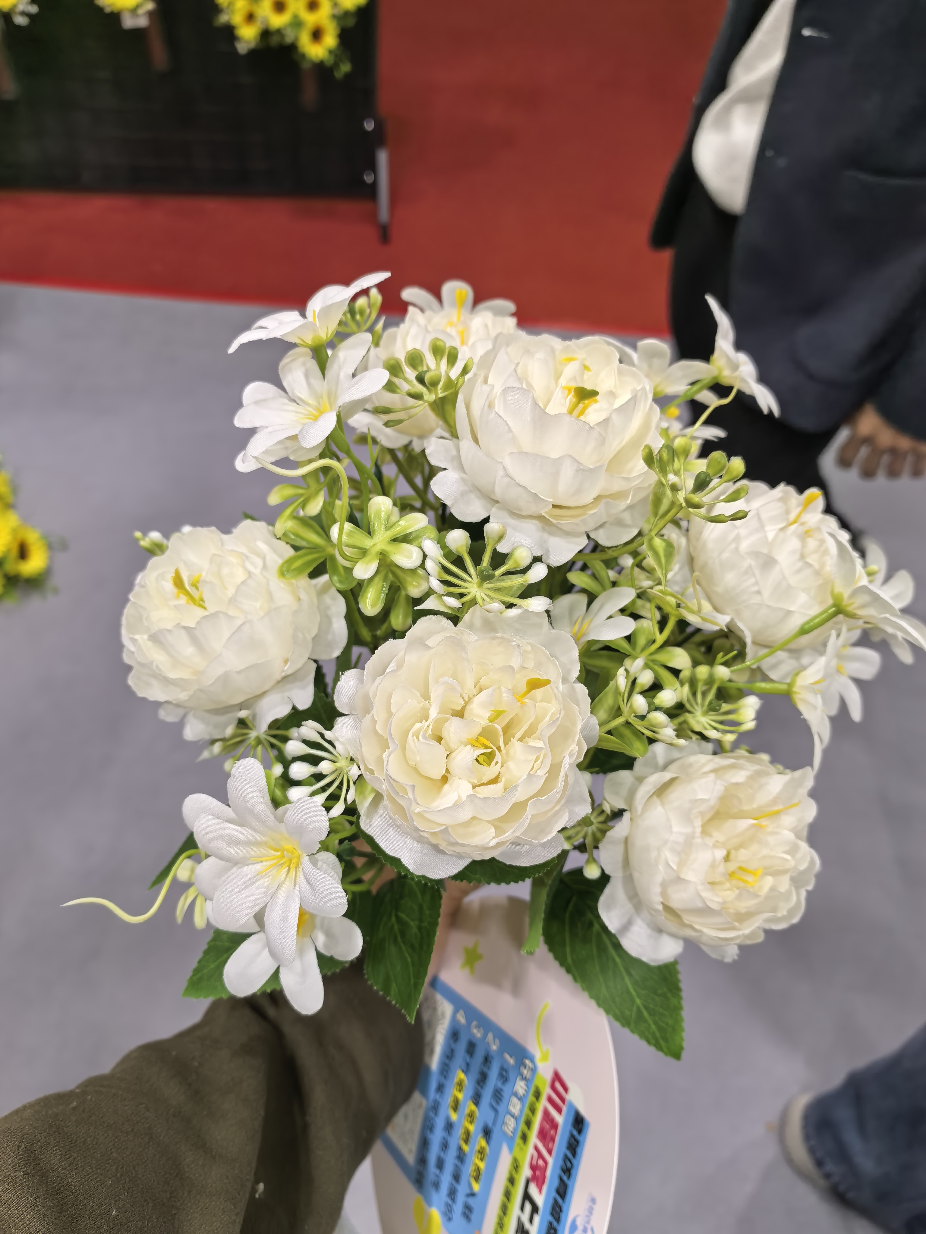Processing of flower accessories provided with supplied materials Item Picture