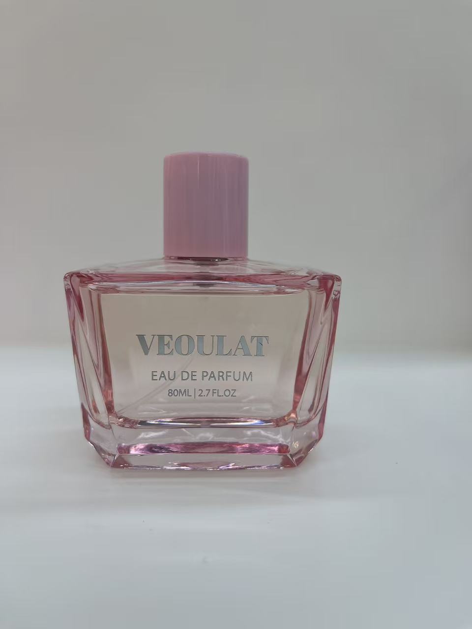 80ml Top notes: Bergamot and pear, middle notes: Isparta rose petal essence and rose water, base notes: Indonesian patchouli, Madagascar vanilla and musk details Picture