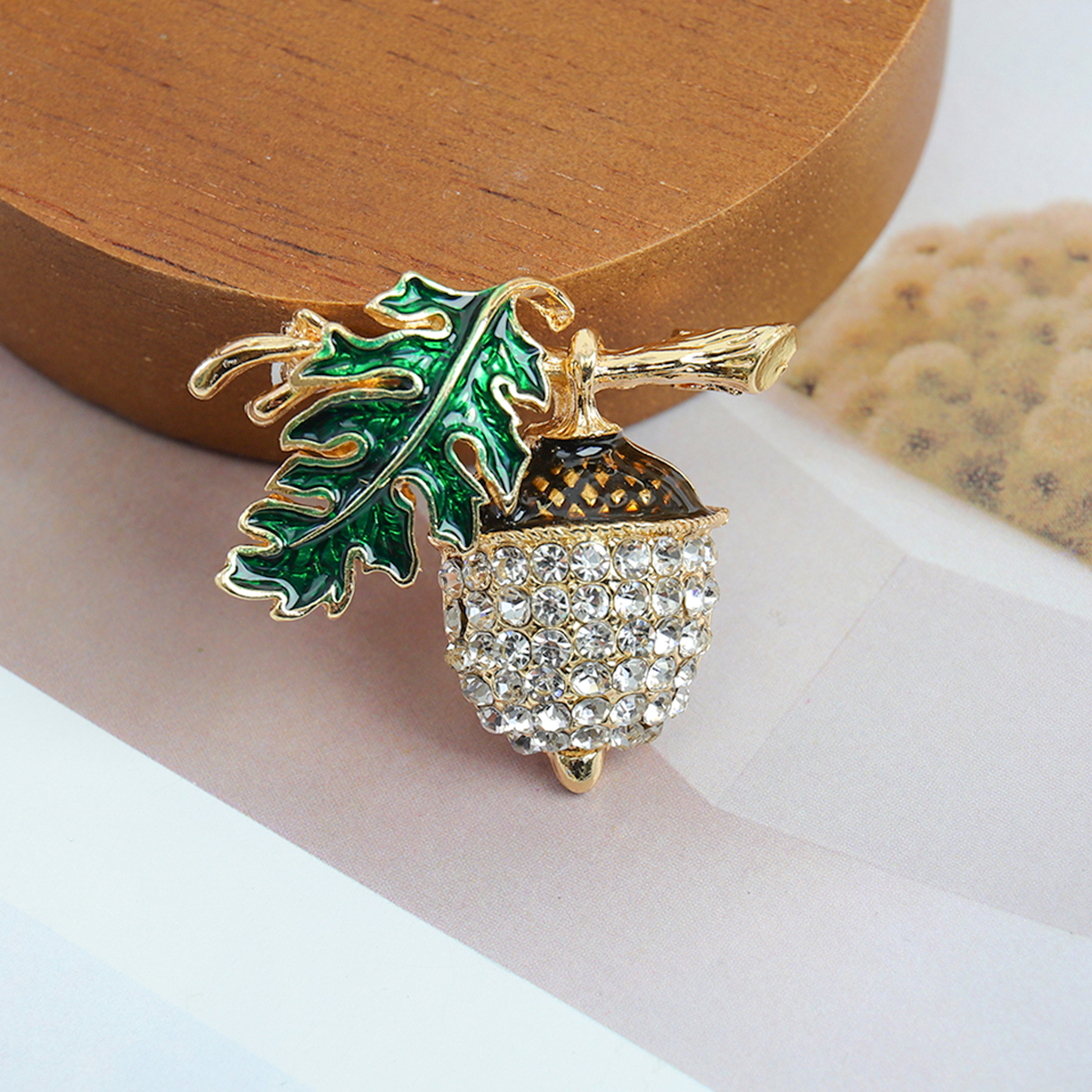 银饰胸针/胸针/滴油徽章/滴油胸针徽章/胸针女士收腰时尚细节图