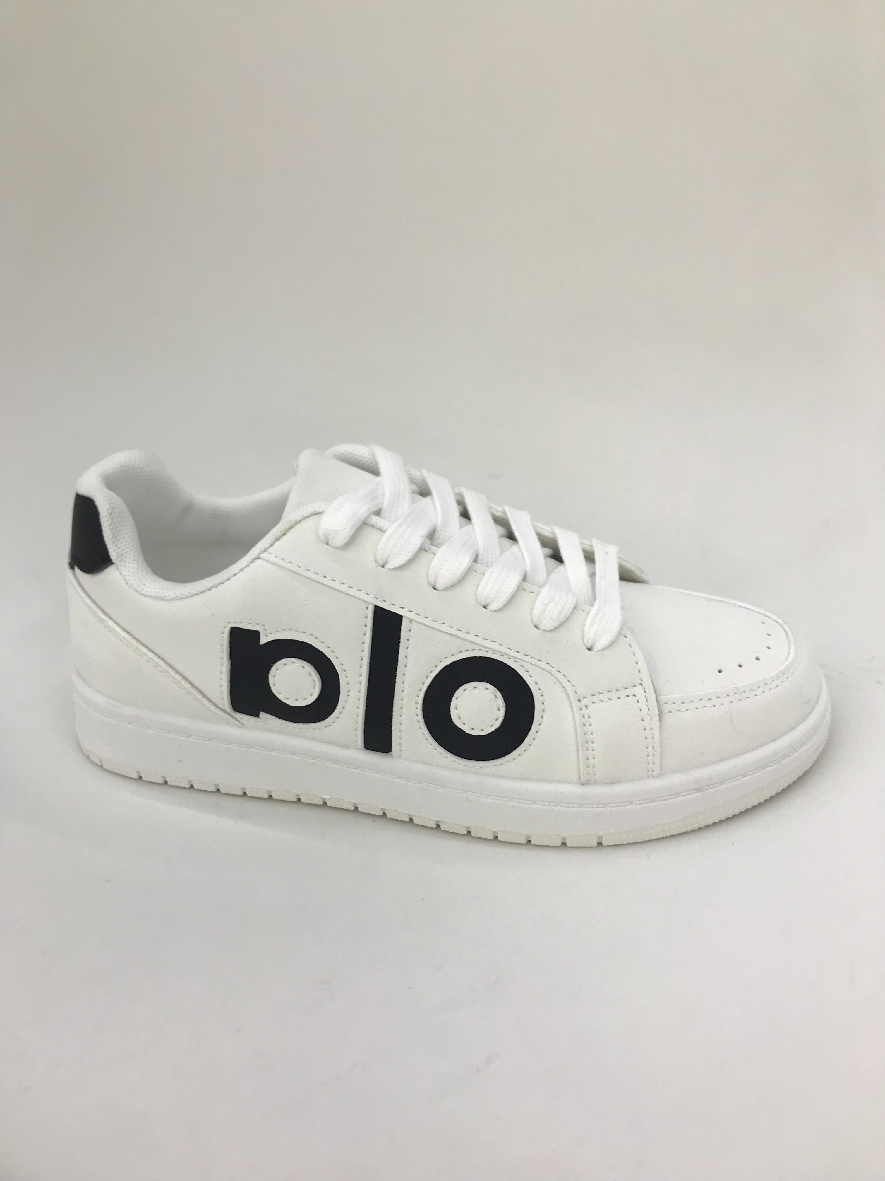Women's casual shoes are breathable and comfortable in summer. Men's sports shoes are lightweight, anti-slip and wear-resistant Application Scenario