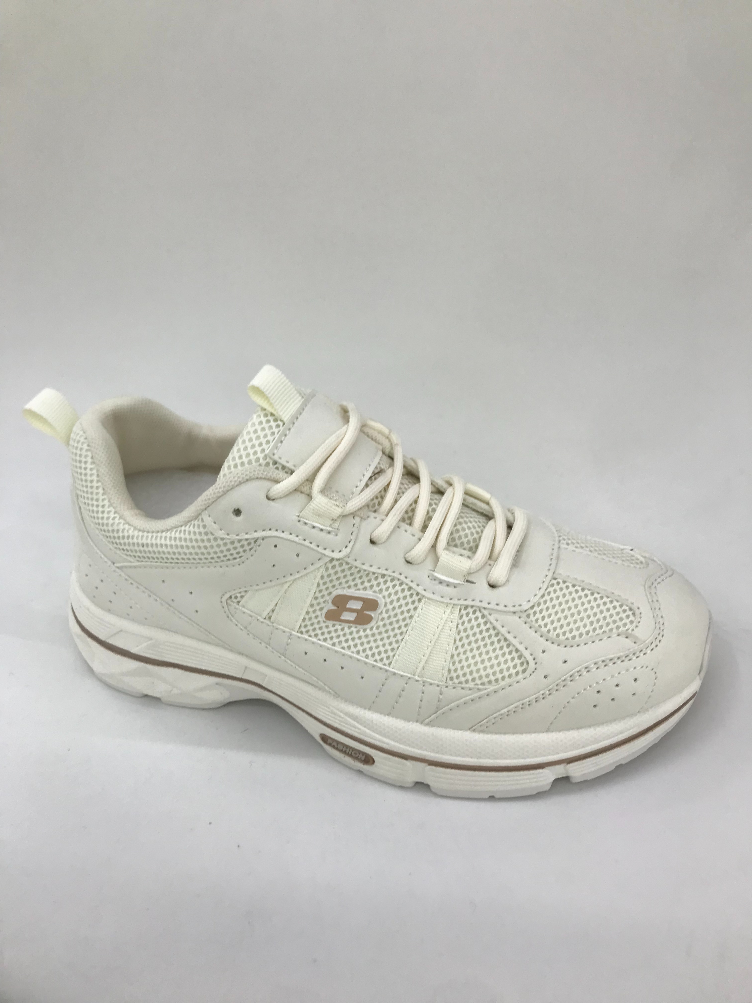 Women's trendy sports shoes are breathable, lightweight, comfortable, anti-slip and wear-resistant Application Scenario