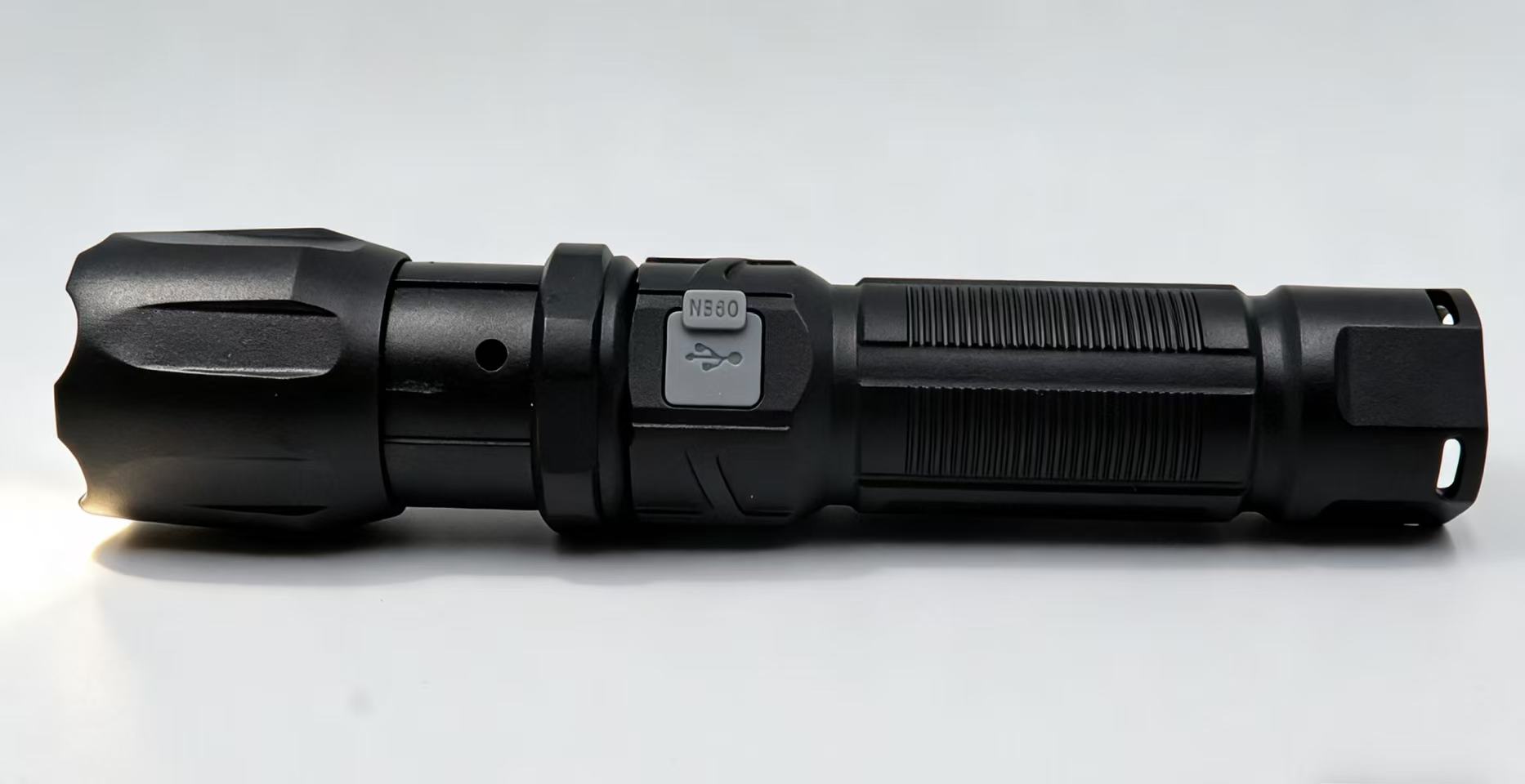 铝合金定焦手电筒/P70手电筒/手电/强光手电/edc产品图