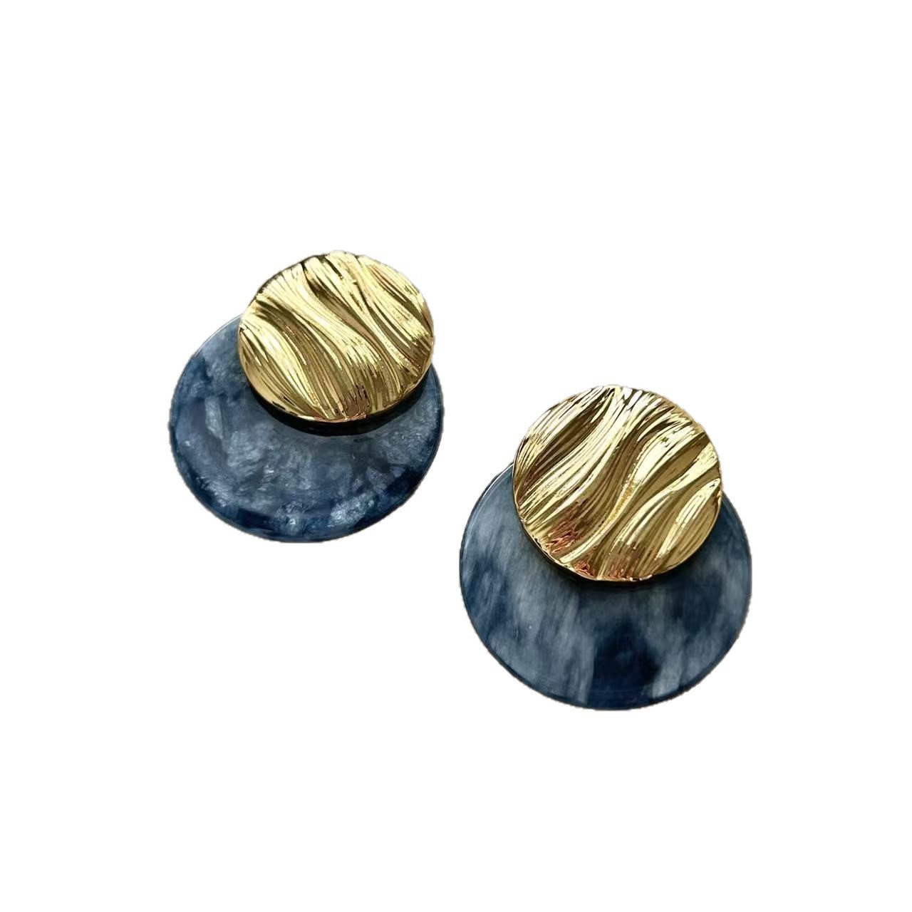 Retro metal texture spliced acetate ear studs, niche design sense, light luxury earrings, versatile for commuting, elegant earrings for women detail image 4