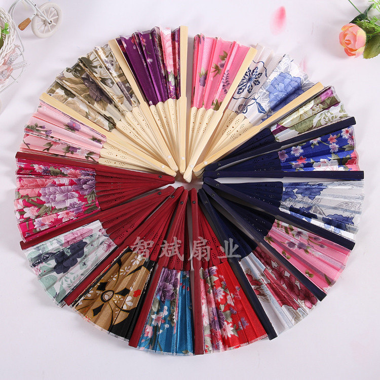 Customized cultural and creative folding fans, Chinese-style summer gifts, silk and cloth fans, children's fans Specification image