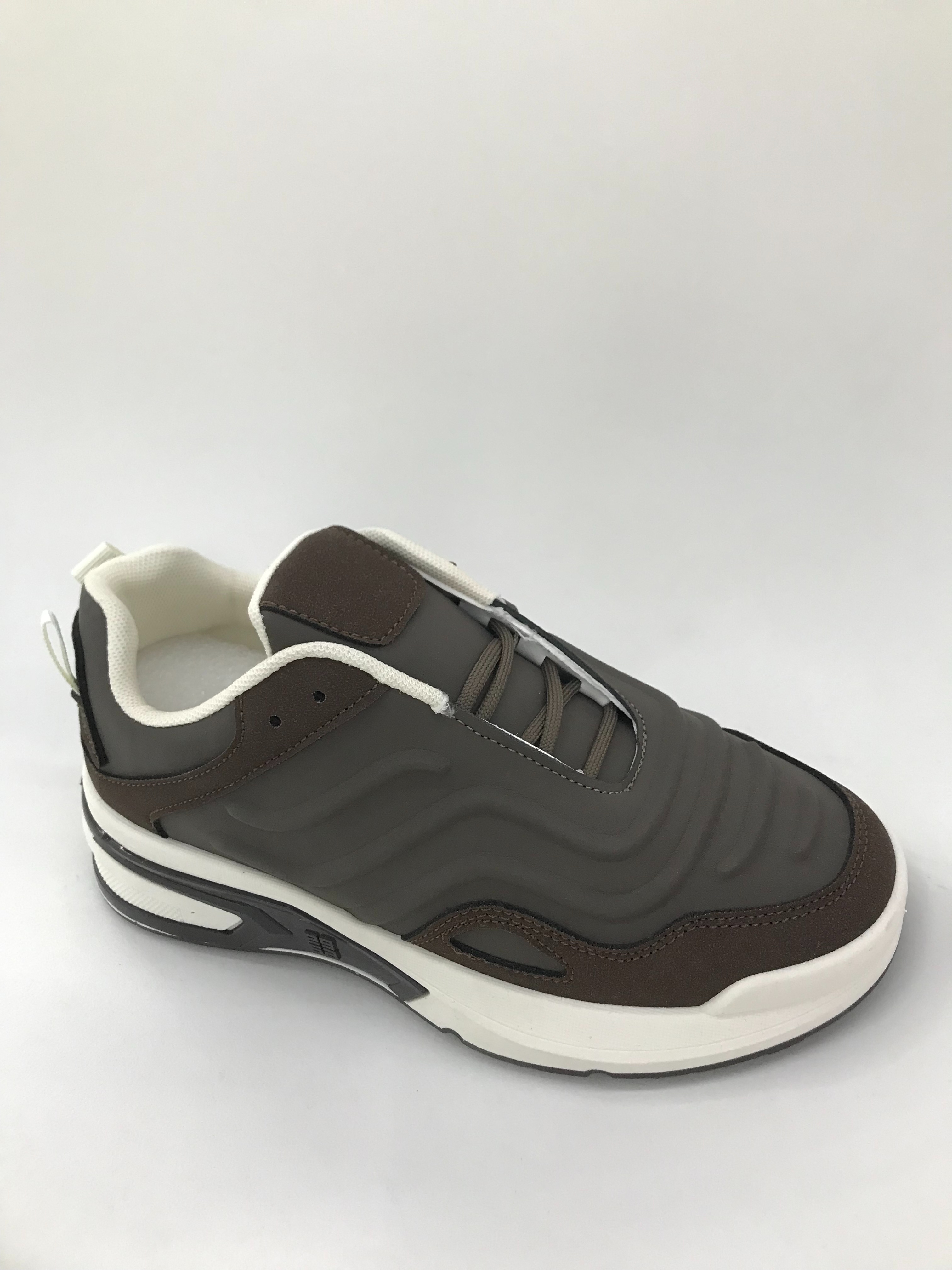 Thick-soled women's shoes are comfortable, breathable and fashionable sports shoes Application Scenario