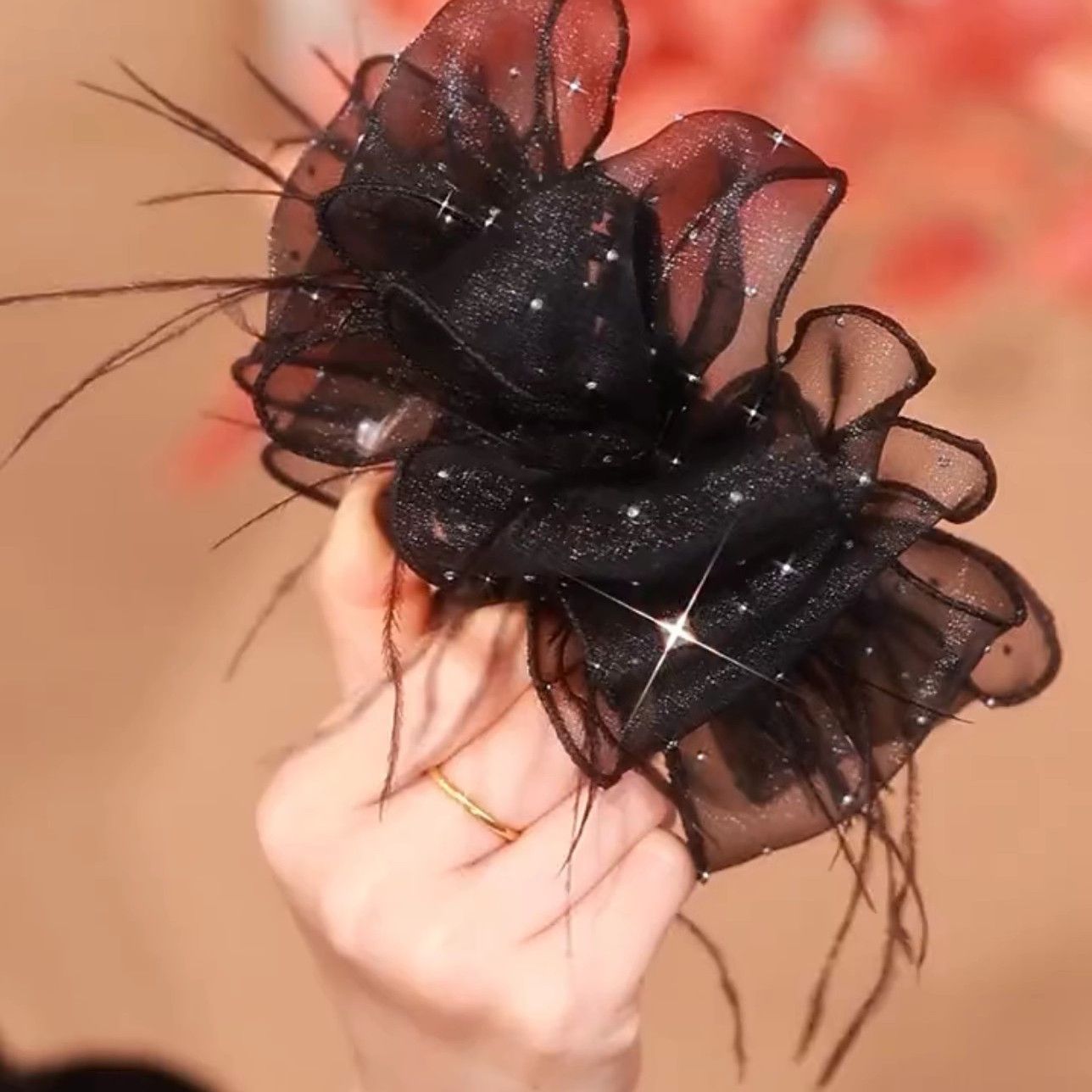 Full Sky Star hair clip, high-end feather claw, 2025 new shark clip headwear, back of the head, elegant clip hair clip, hair accessory Specification image