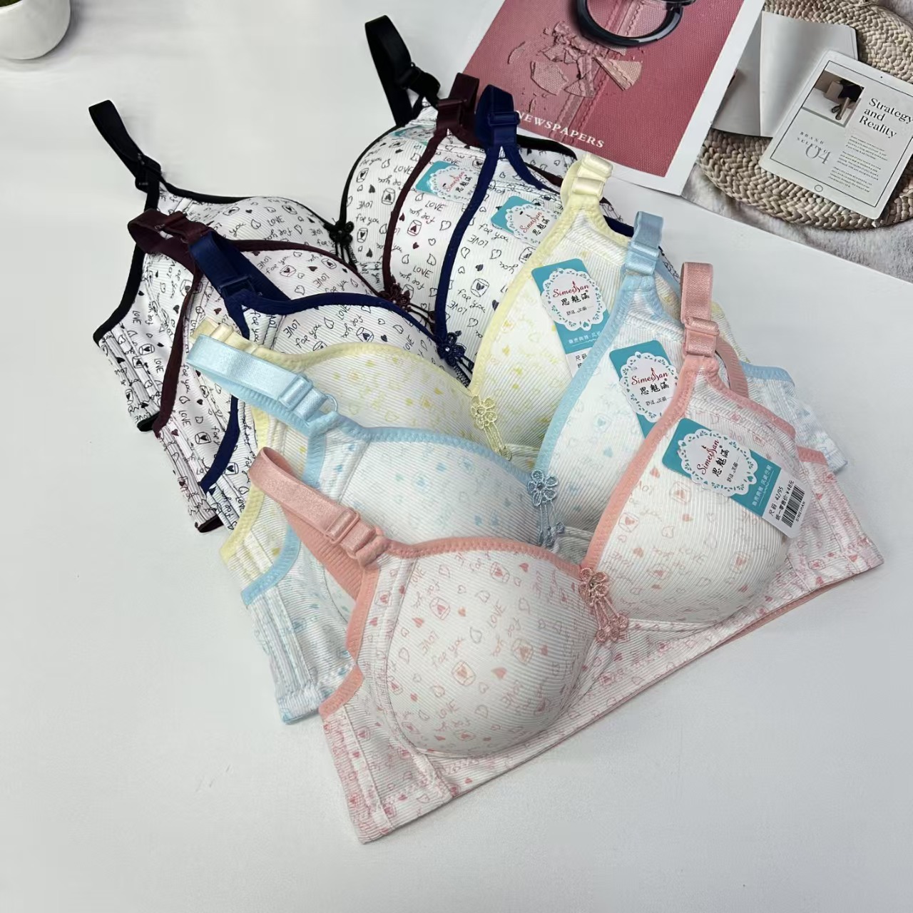 FCM-1802# Women's bras for export to the Middle East and Africa. Women's bras with a country style. Gathered. Comfortable bras without underwire. QNI Item Picture