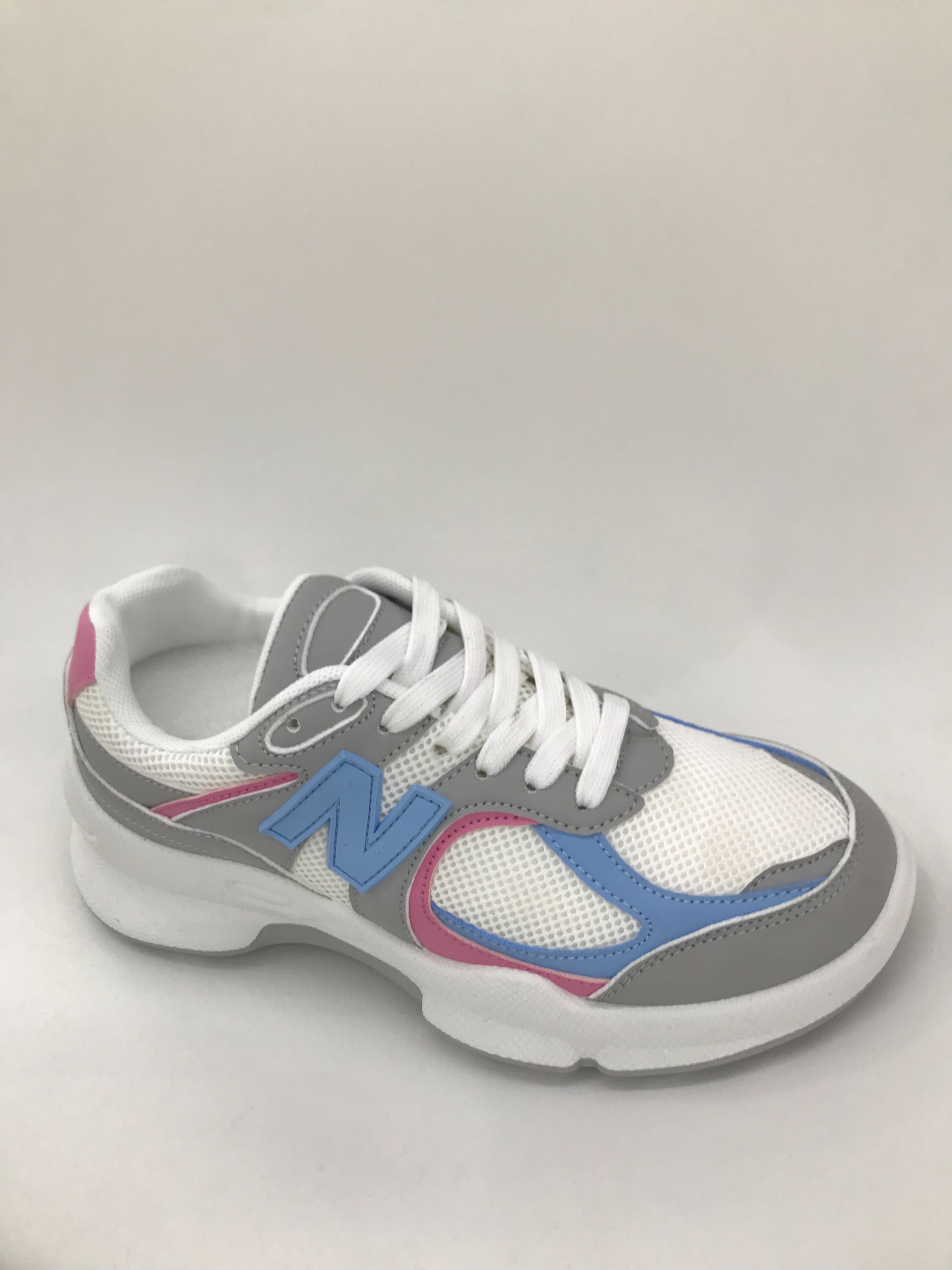 White sports shoes, women's casual shoes, summer breathable, comfortable and lightweight shoes details Picture