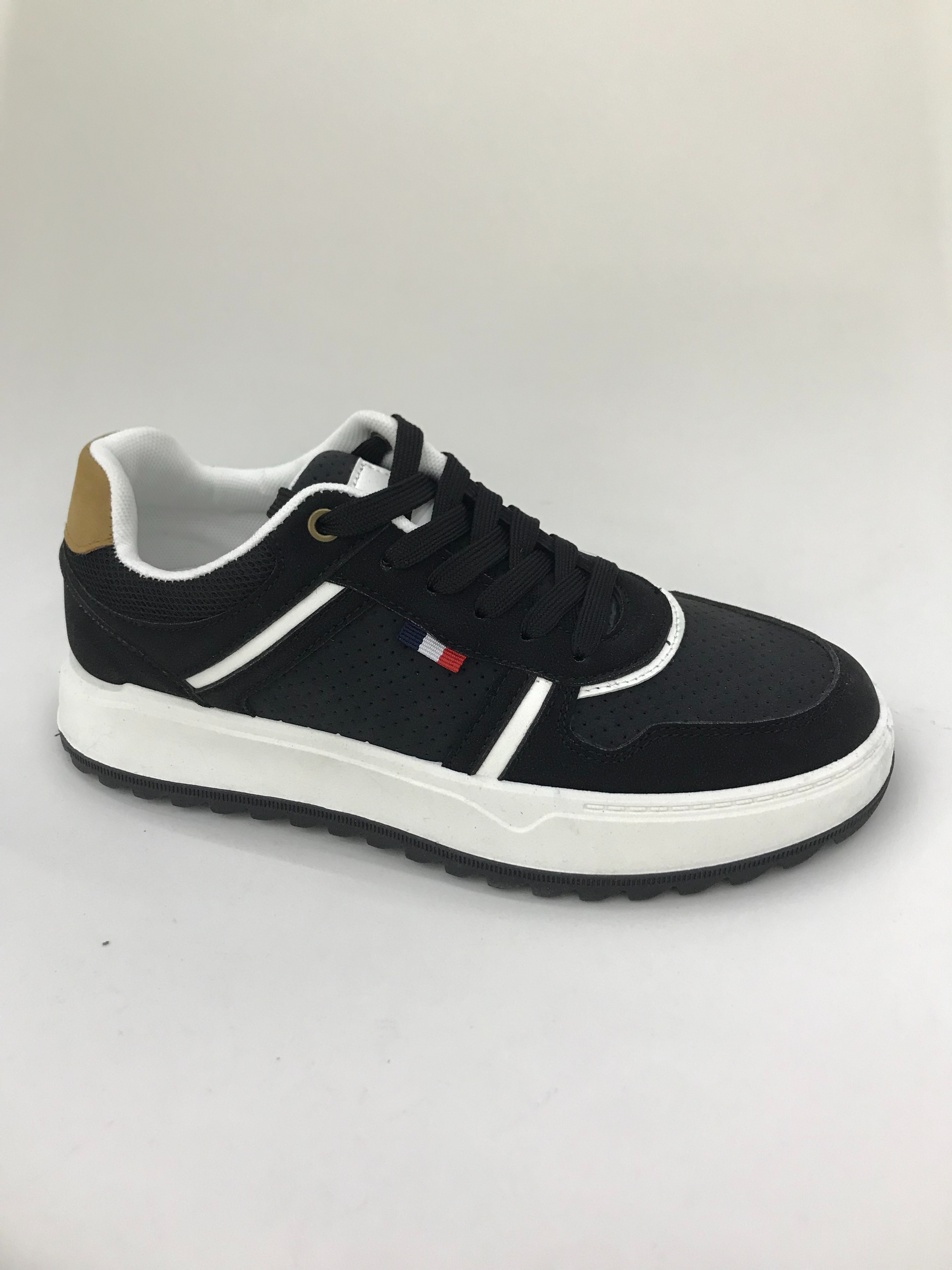 Fashionable height-increasing shoes, men's comfortable and breathable sports shoes, board shoes Specification drawing