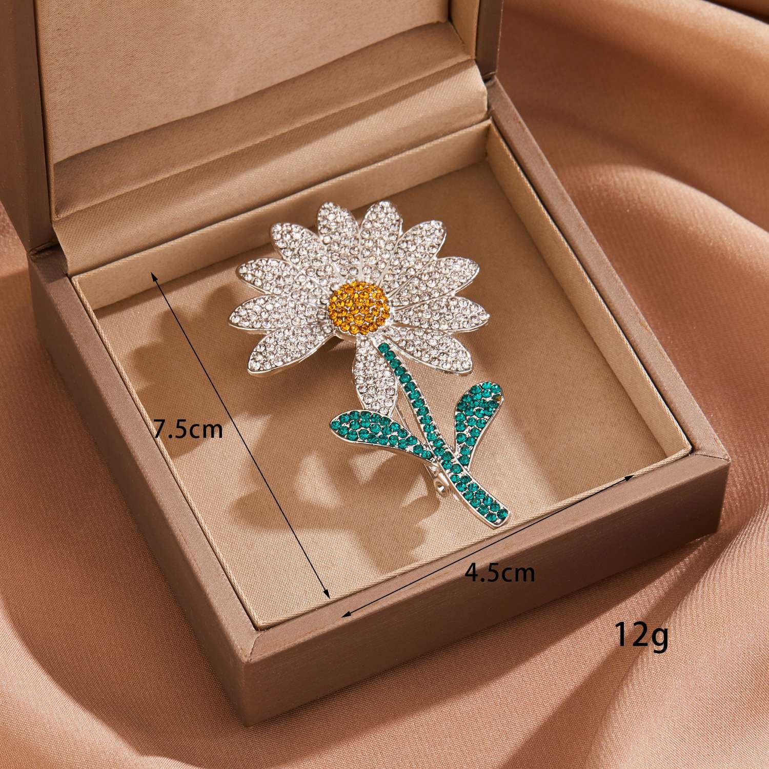 Cross-border best-selling brooches, high-end and light luxury design, niche pins, anti-glare and elegant corsages, clothing accessories detail image 11