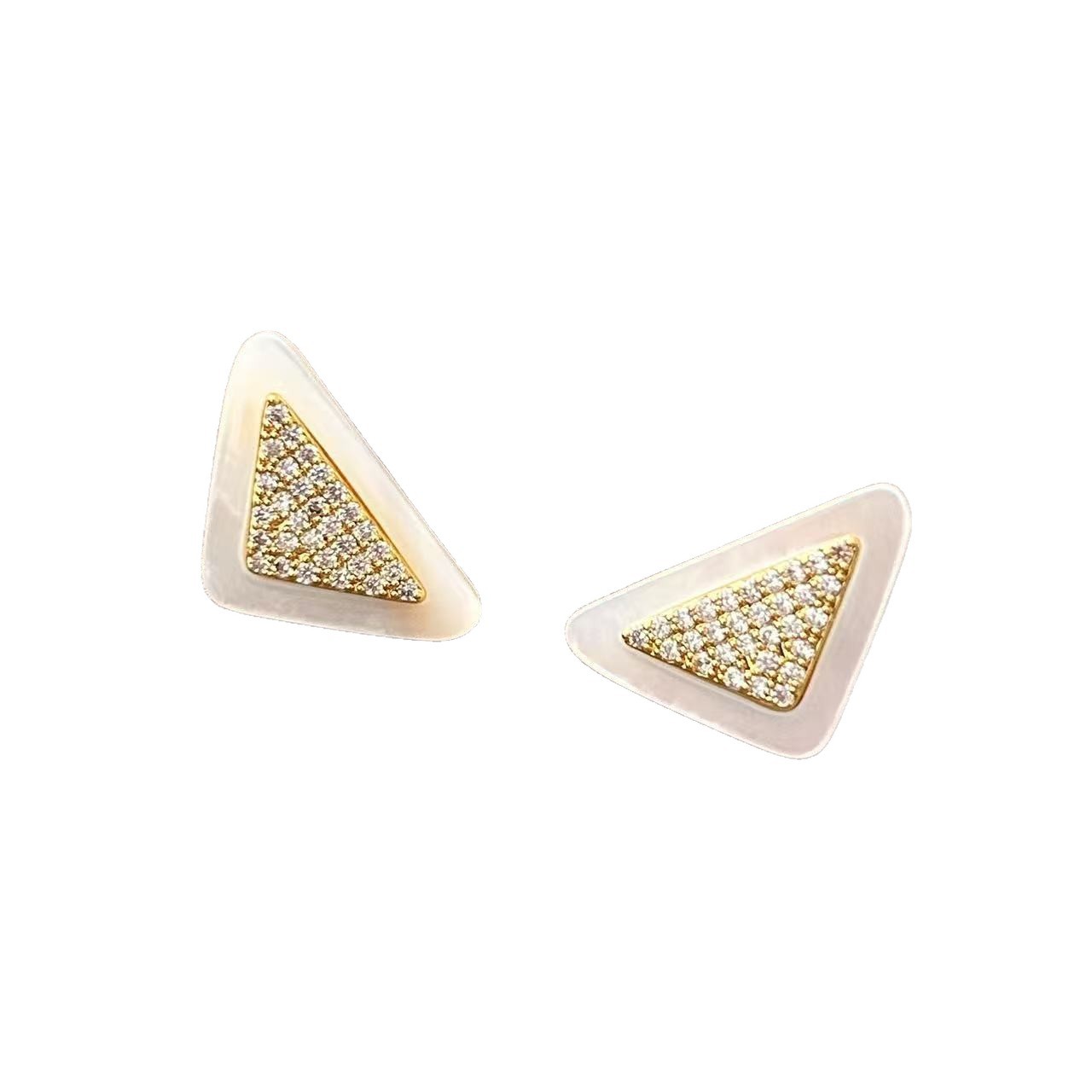 Geometric court-style exquisite and small stud earrings, French light luxury and high-end feel, niche fashion and temperament earrings, women's earrings detail image 11